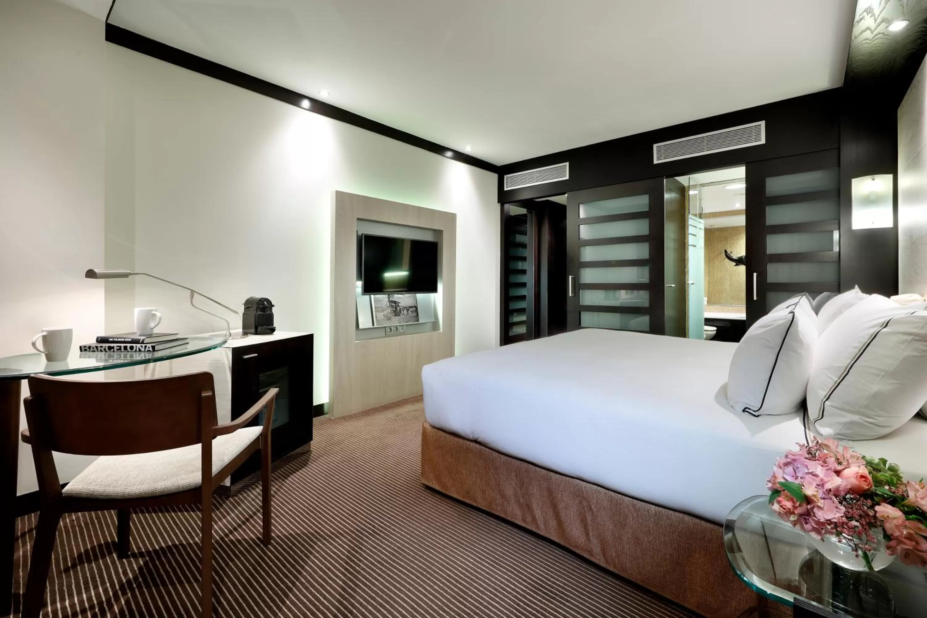 Bed in Melia Barcelona Sarriá