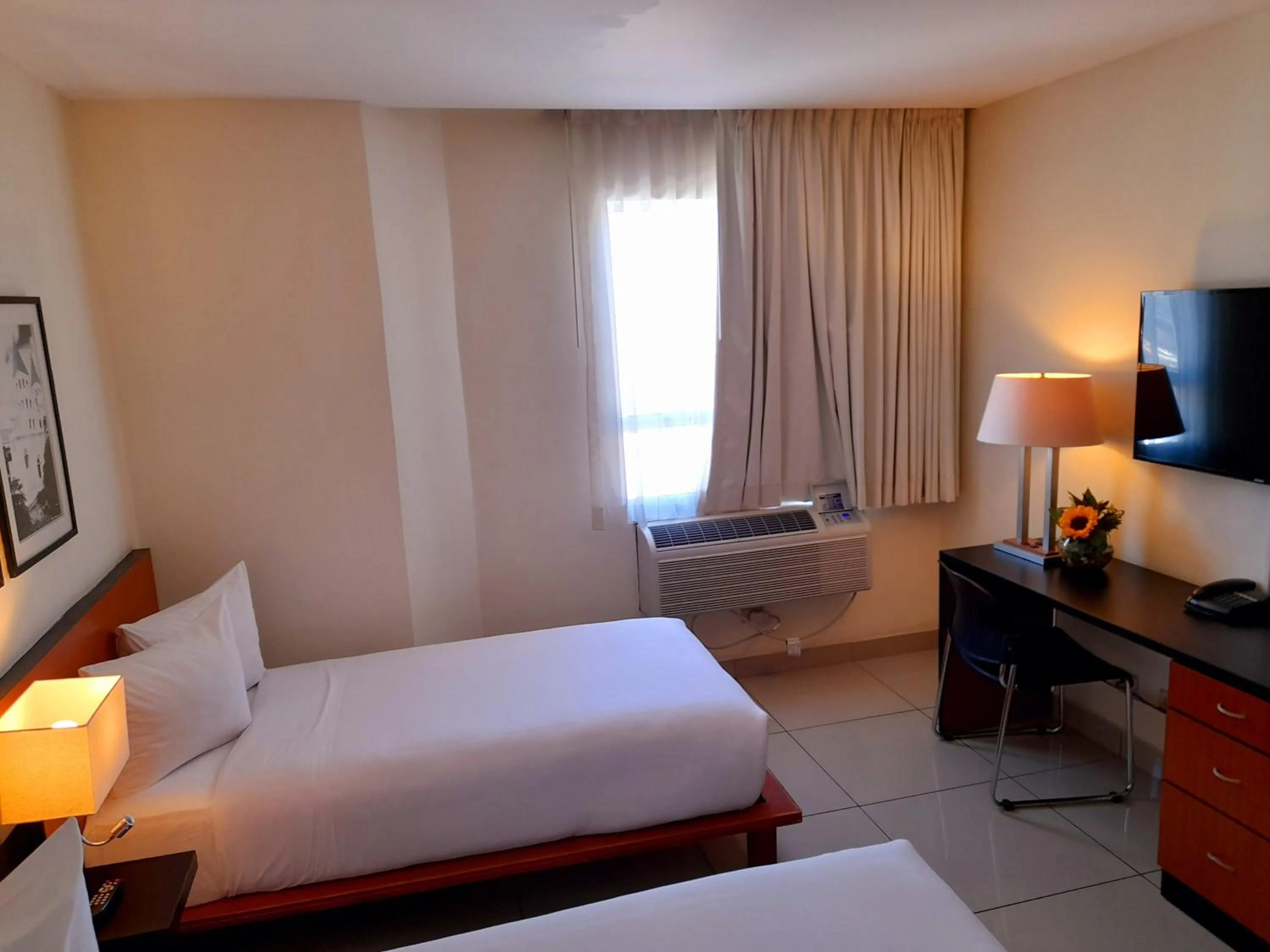 Bed in Comfort Inn Real San Miguel