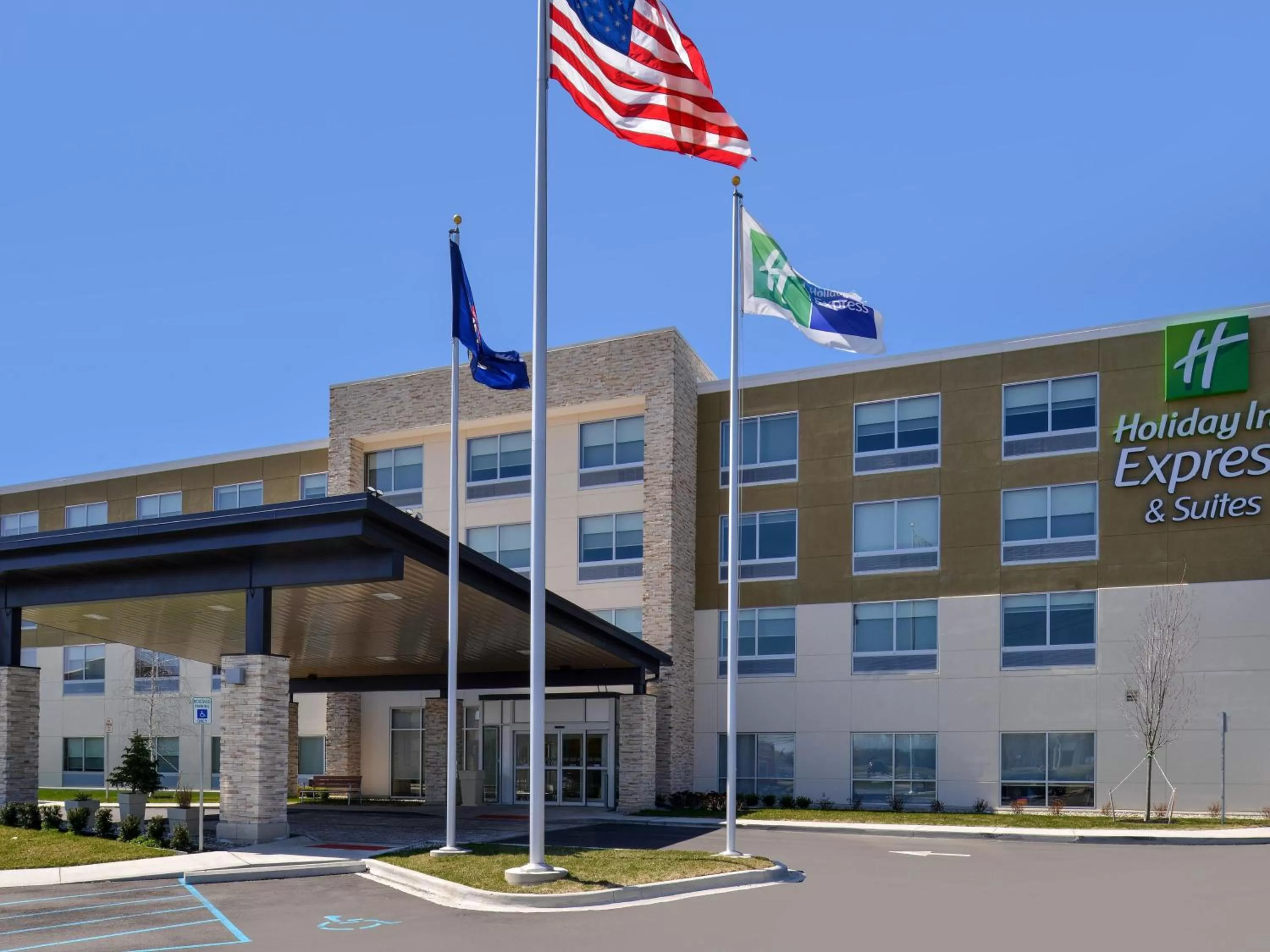 Holiday Inn Express & Suites - Brighton South - US 23 by IHG
