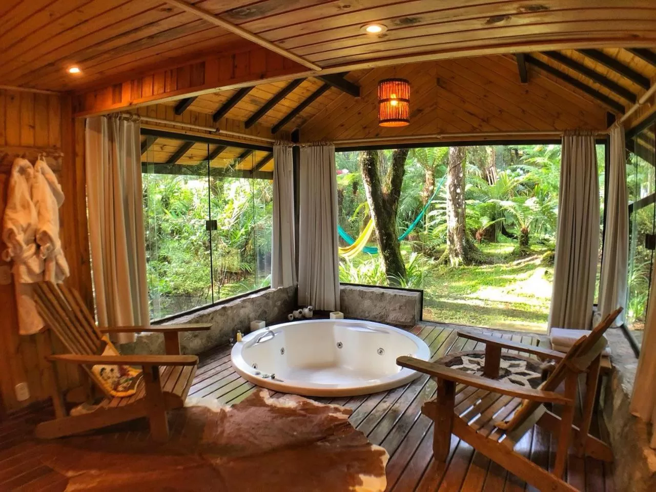 Hot Tub in Pousada Villa D'Amore