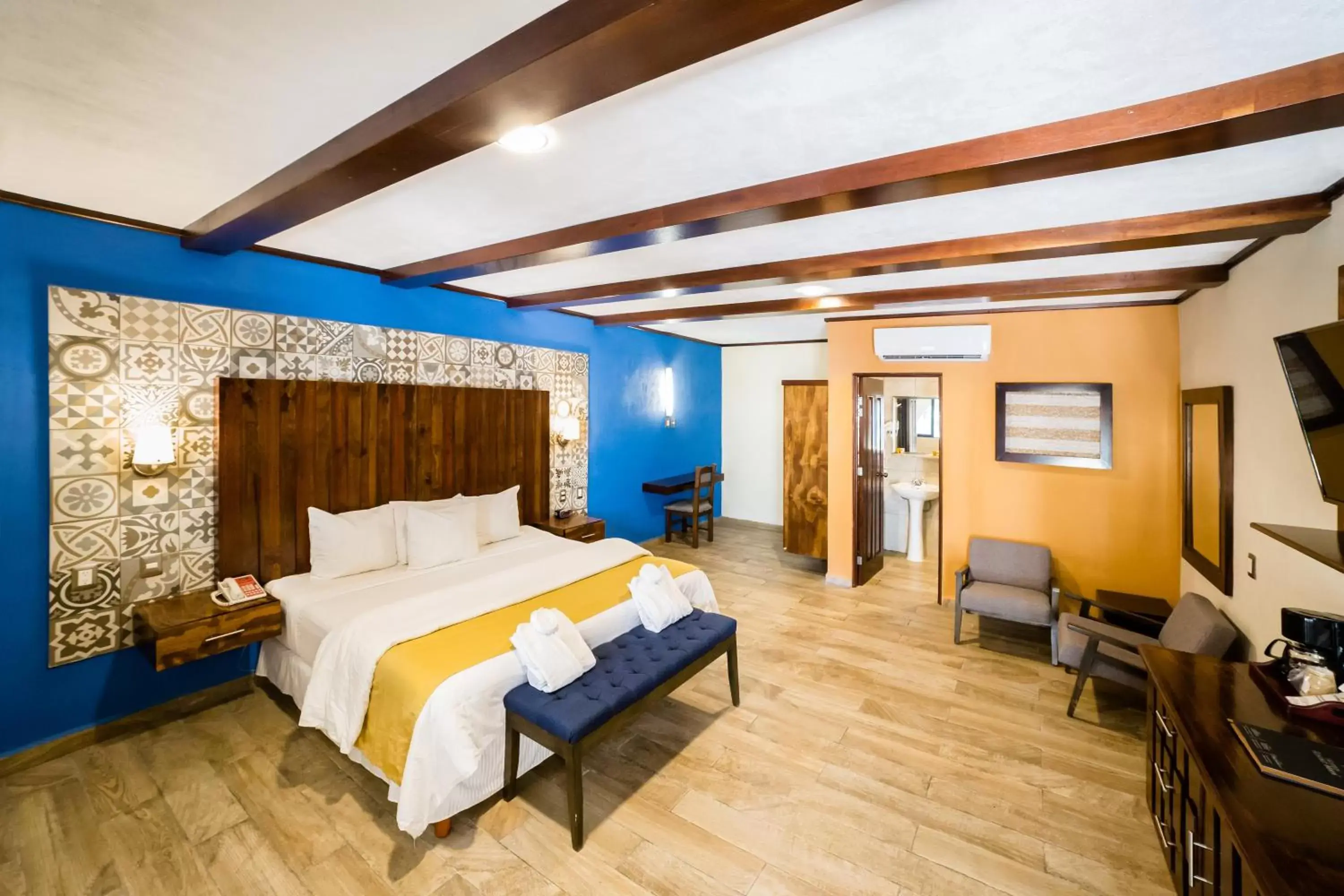 Deluxe Room in Hacienda Inn Aeropuerto Deluxe Room in Hacienda Inn Aeropuerto