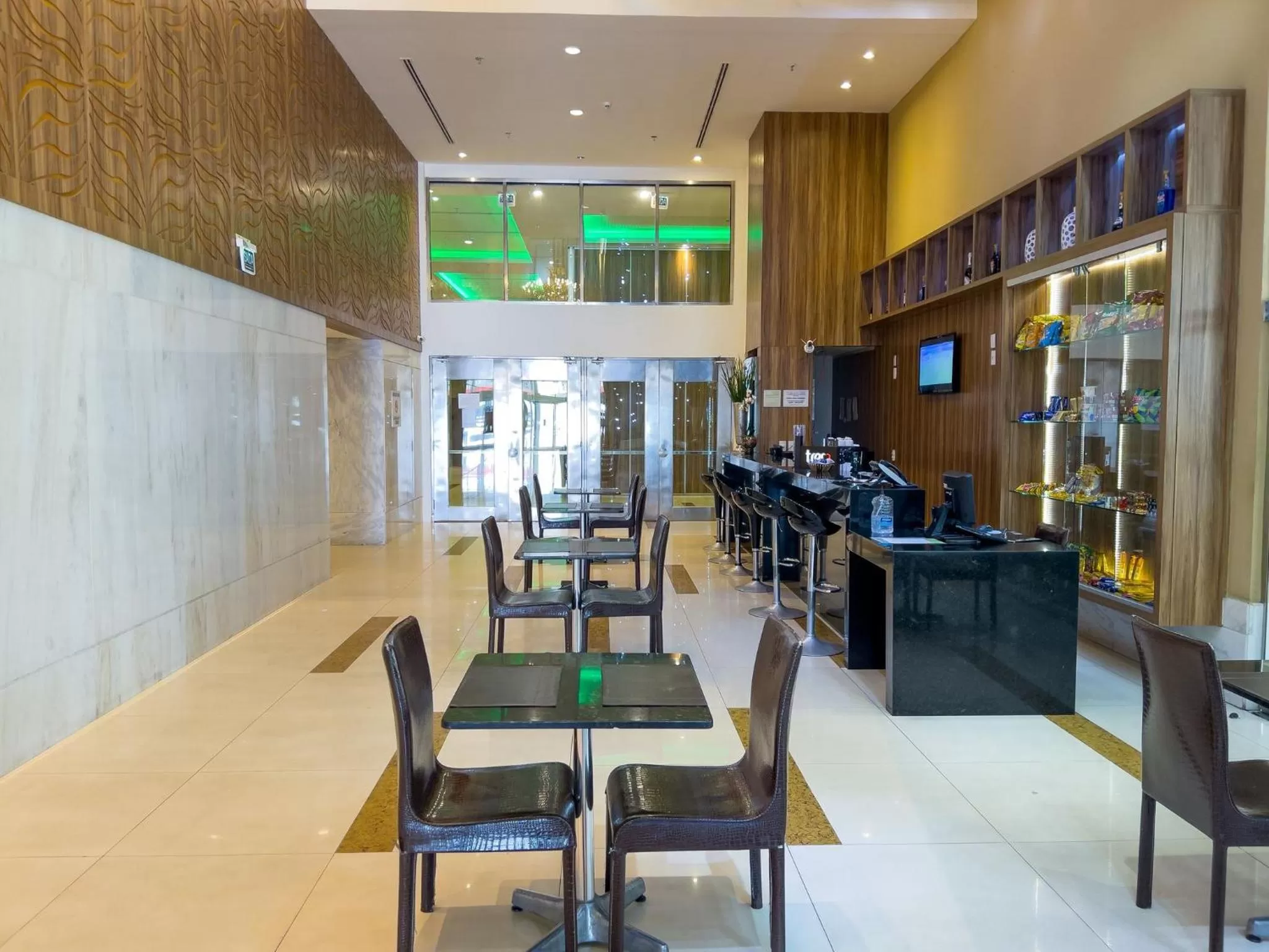 Lounge or bar in Holiday Inn Natal, an IHG Hotel
