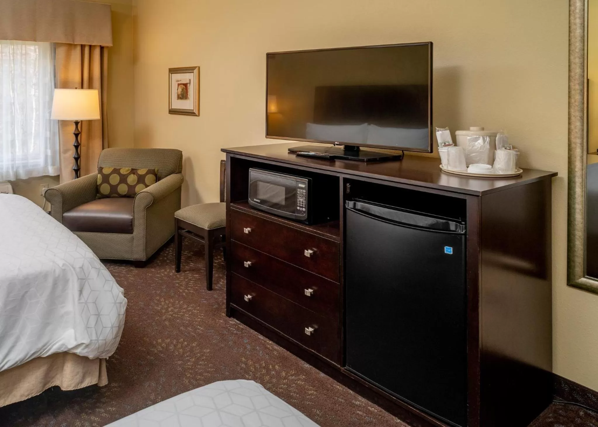 Photo of the whole room, Bed in Holiday Inn Express - Charleston/Kanawha City by IHG