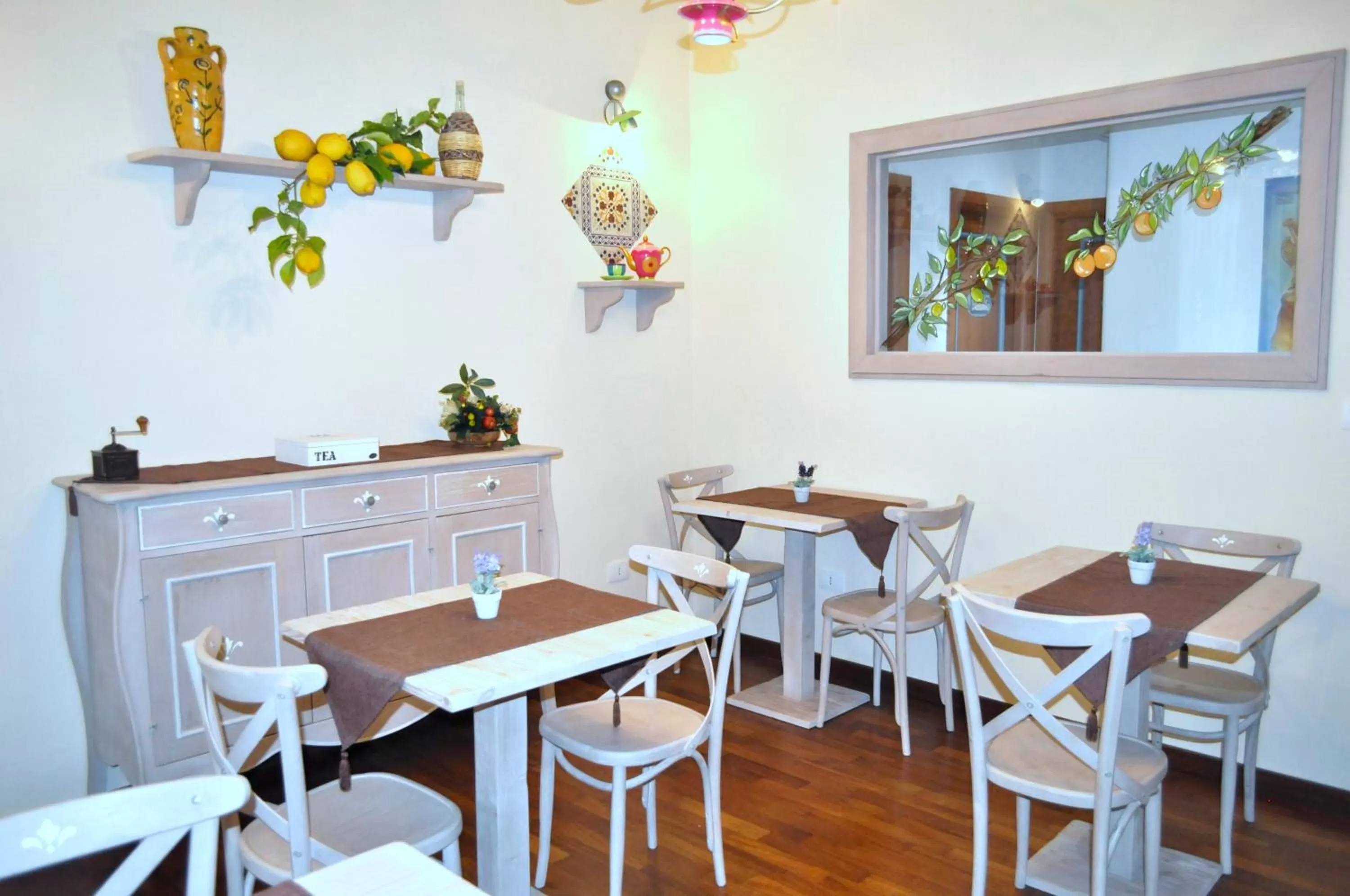 Communal lounge/ TV room in Stupor Mundi Bed and Breakfast