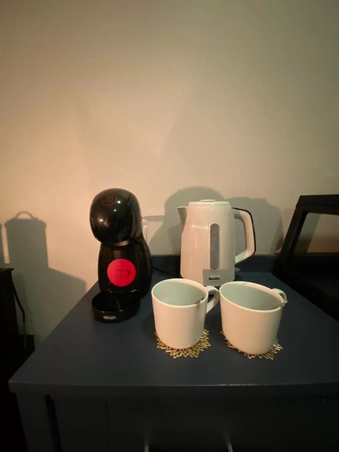 Coffee/tea facilities in Bay view rooms at Mentone Hotel