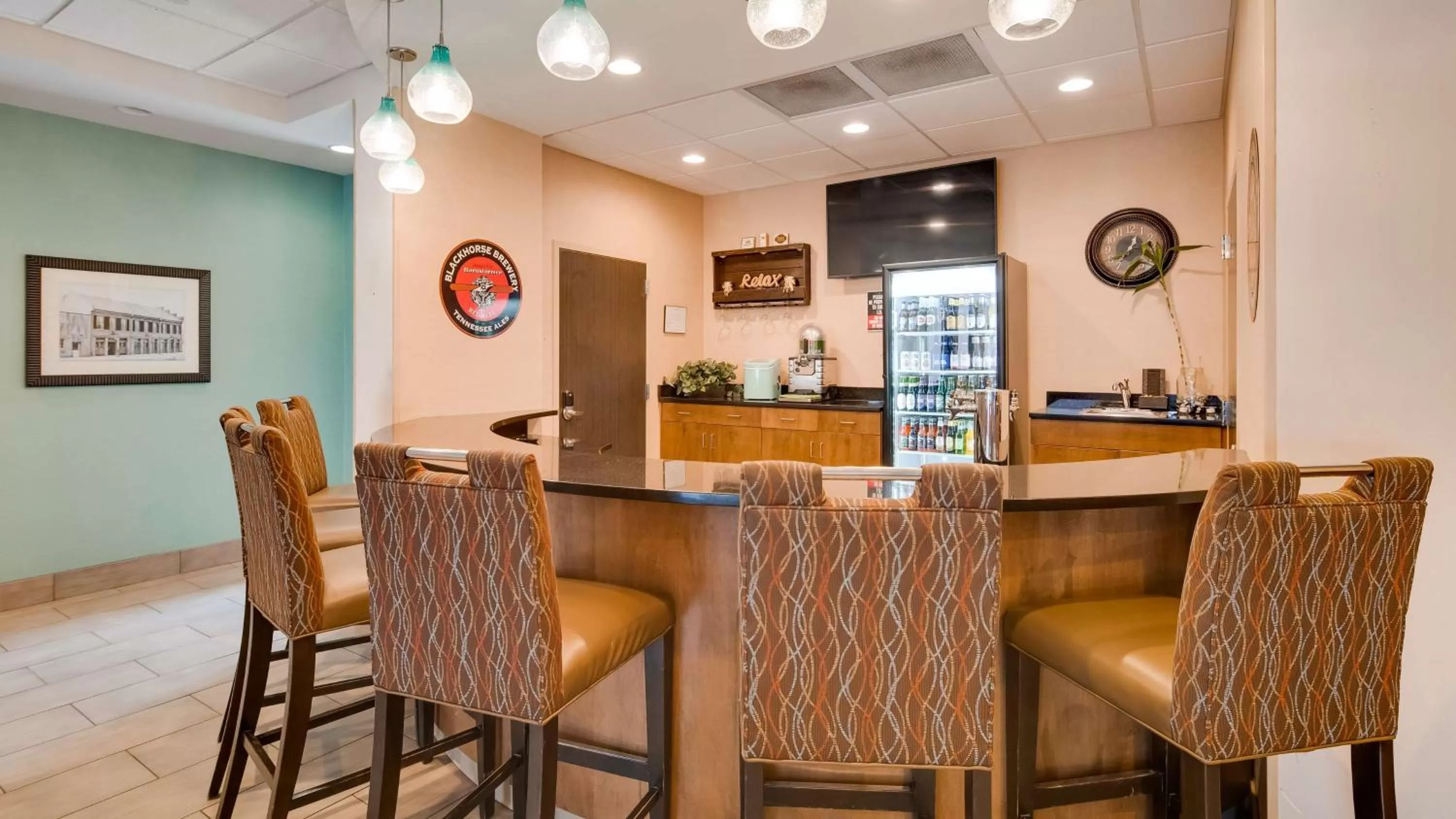 Lounge or bar in Best Western Plus Atrium Inn & Suites