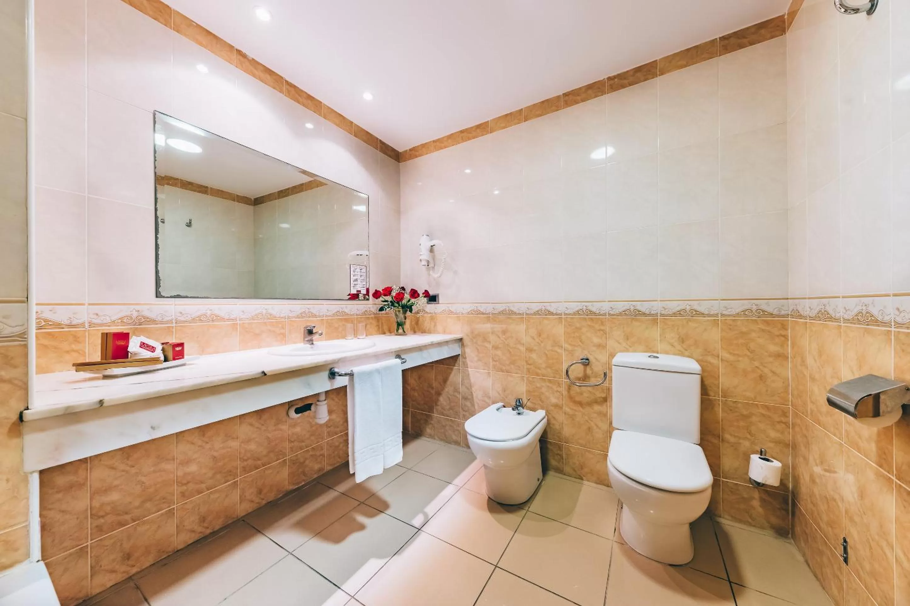 Bathroom in Grand Muthu Golf Plaza Hotel & Spa
