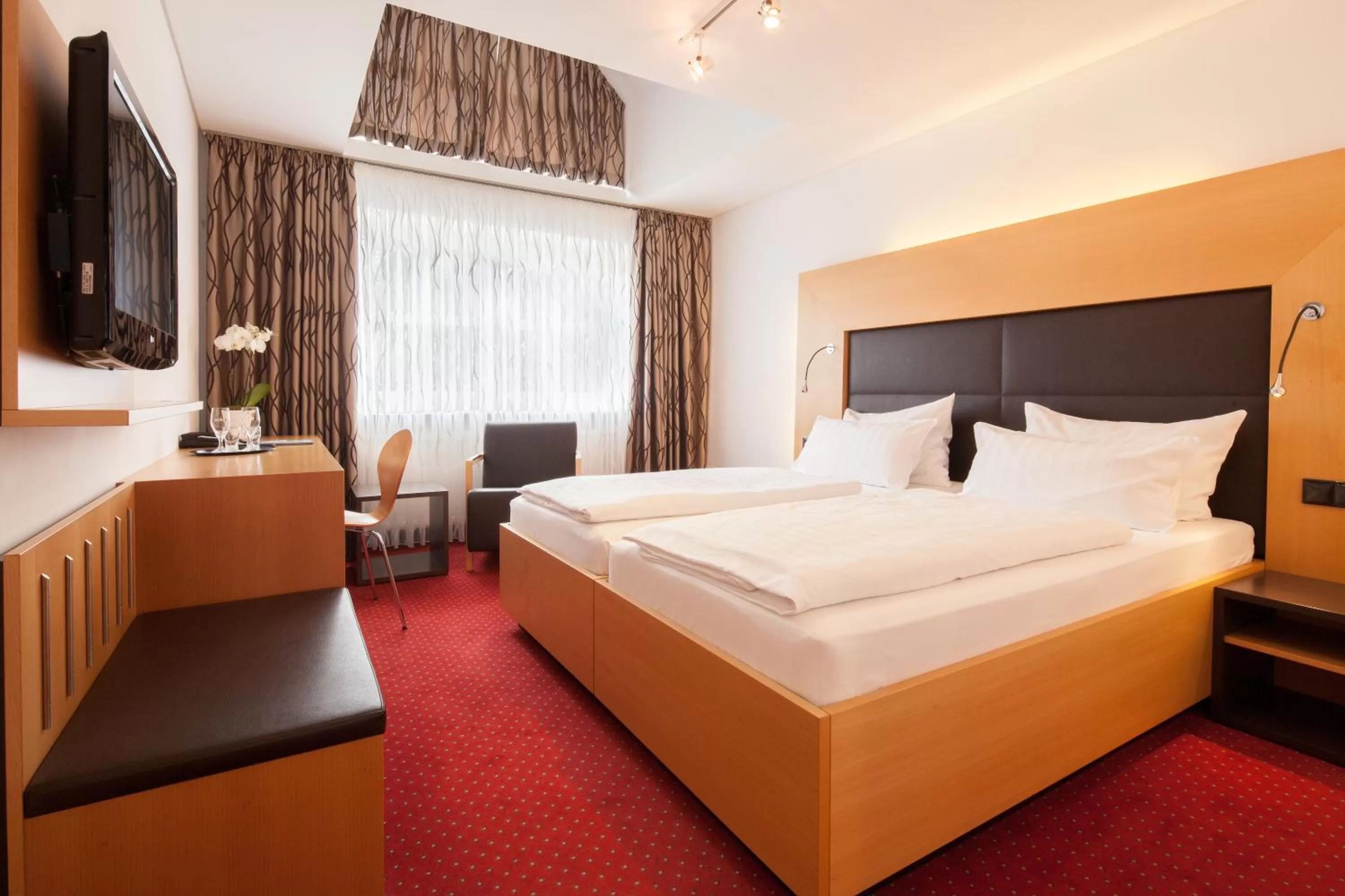 Photo of the whole room, Bed in Hotel Der Achtermann