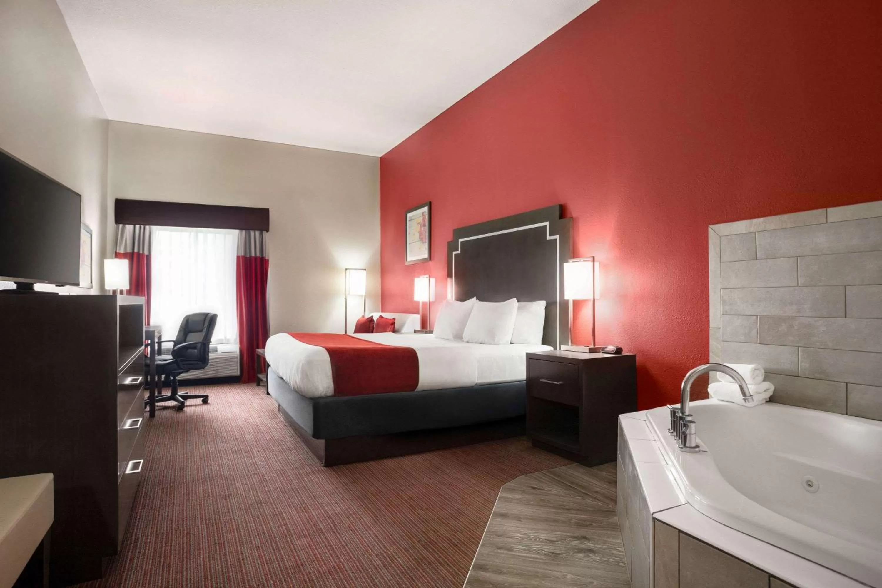 Photo of the whole room, Bed in Days Inn & Suites by Wyndham Murfreesboro