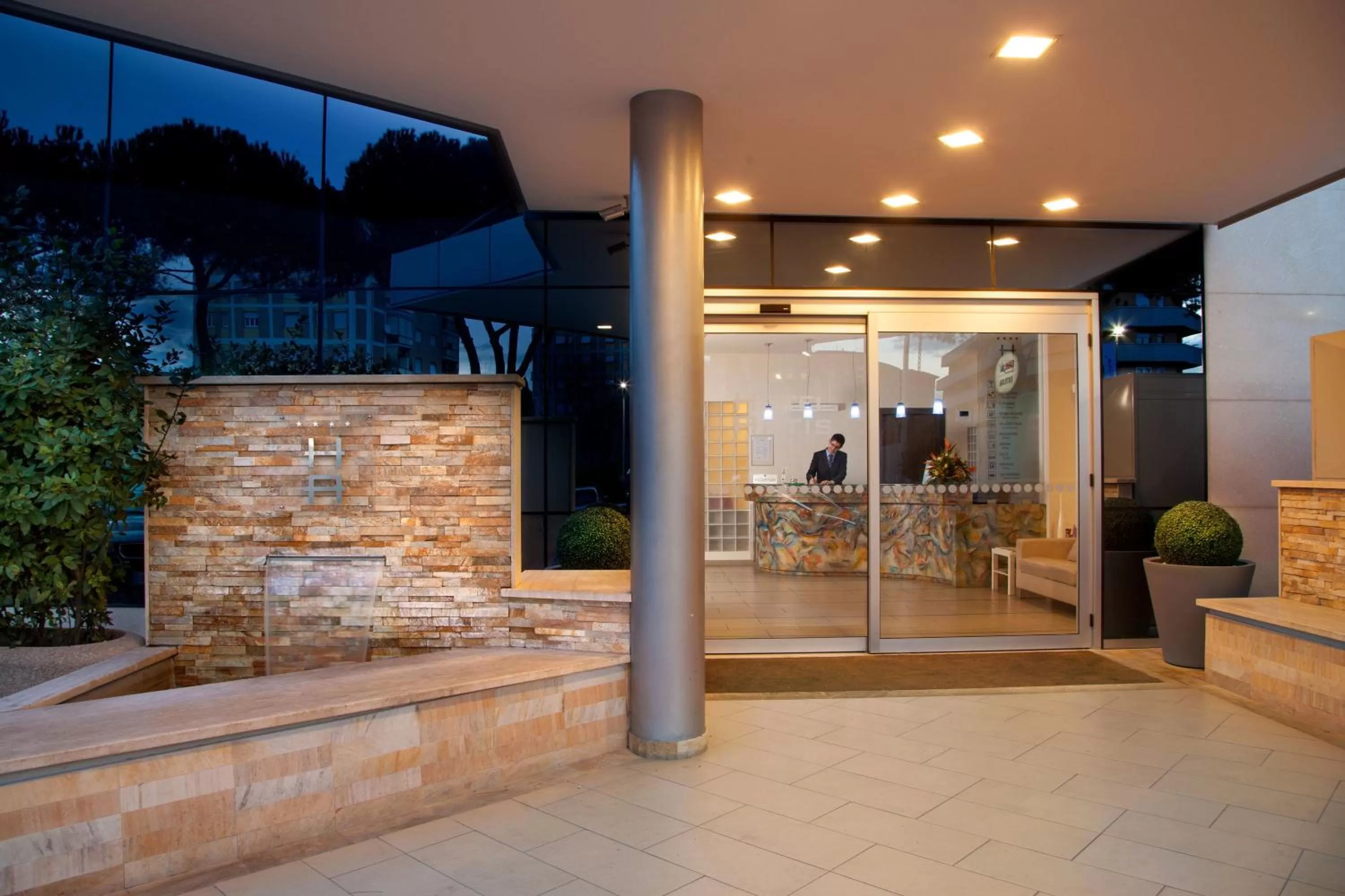 Facade/entrance in Hotel Artis