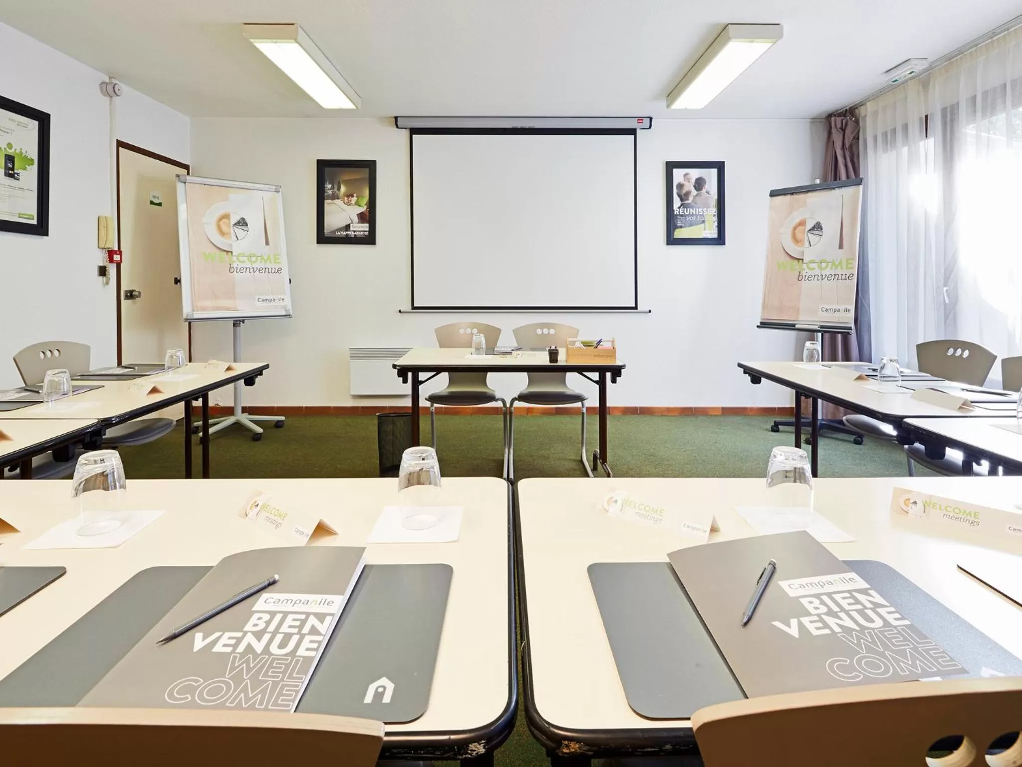 Meeting/conference room in Campanile NATURE - Aix En Provence Meyreuil