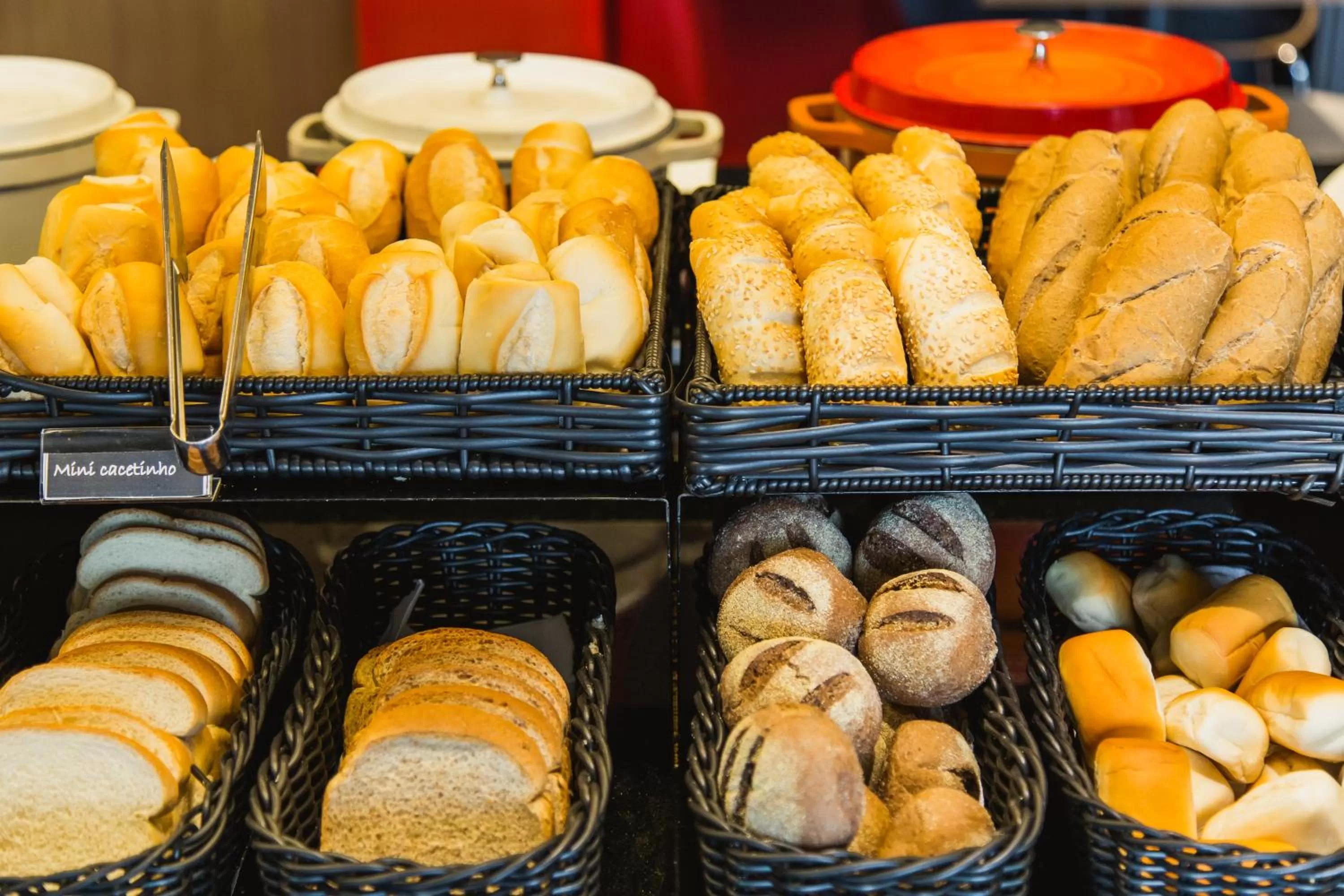 Food and drinks in ibis Porto Alegre Aeroporto