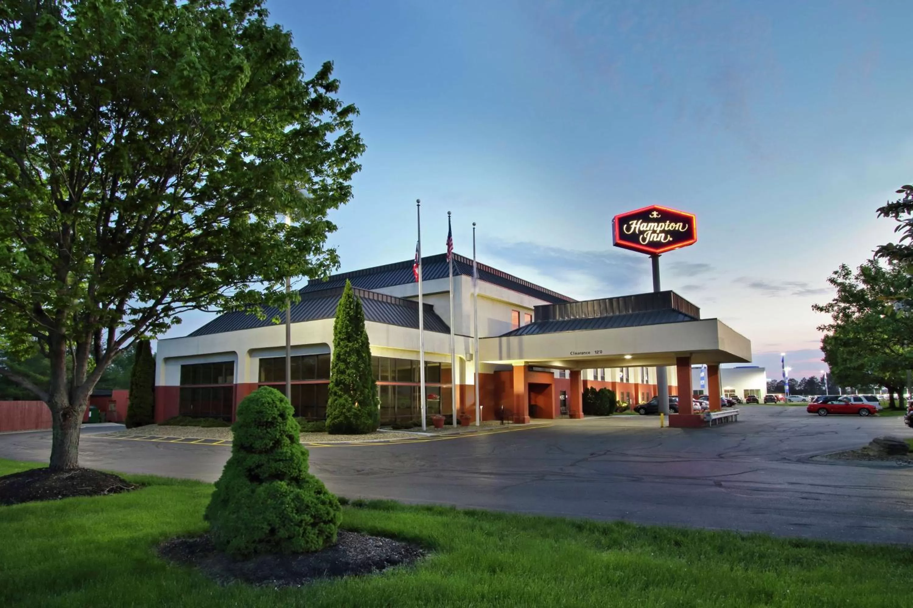 Property building in Hampton Inn Ashtabula