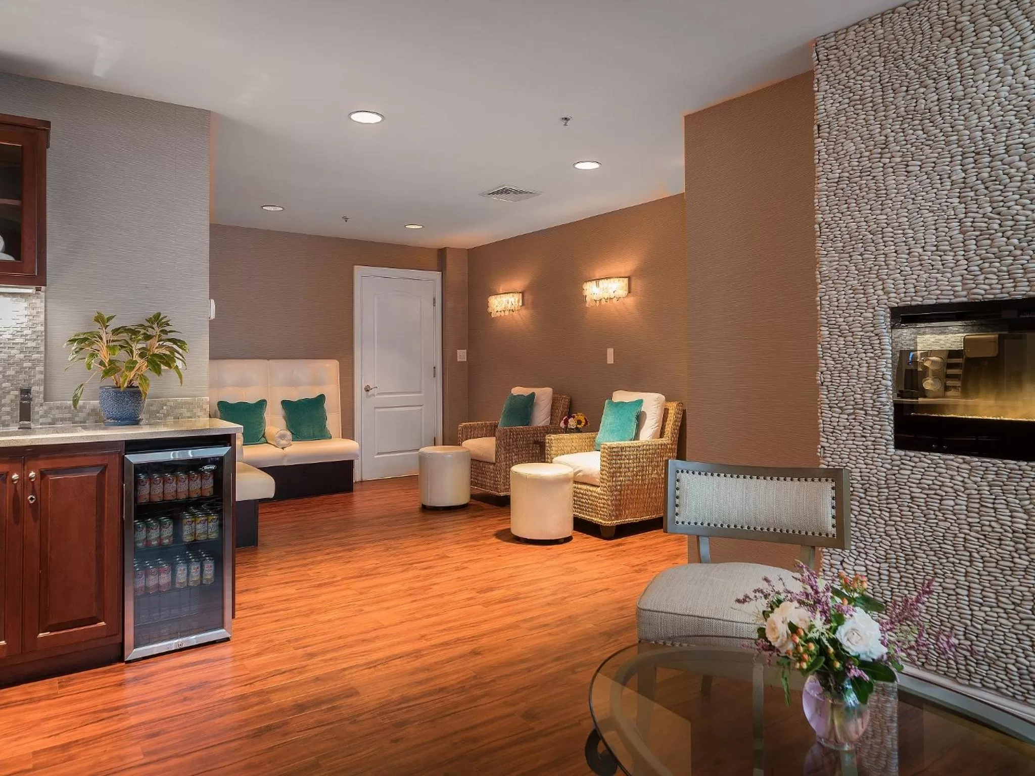 Bed in Water's Edge Resort & Spa