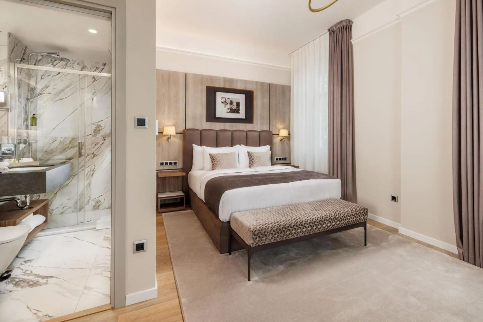 Photo of the whole room, Bed in Anna Grand Hotel