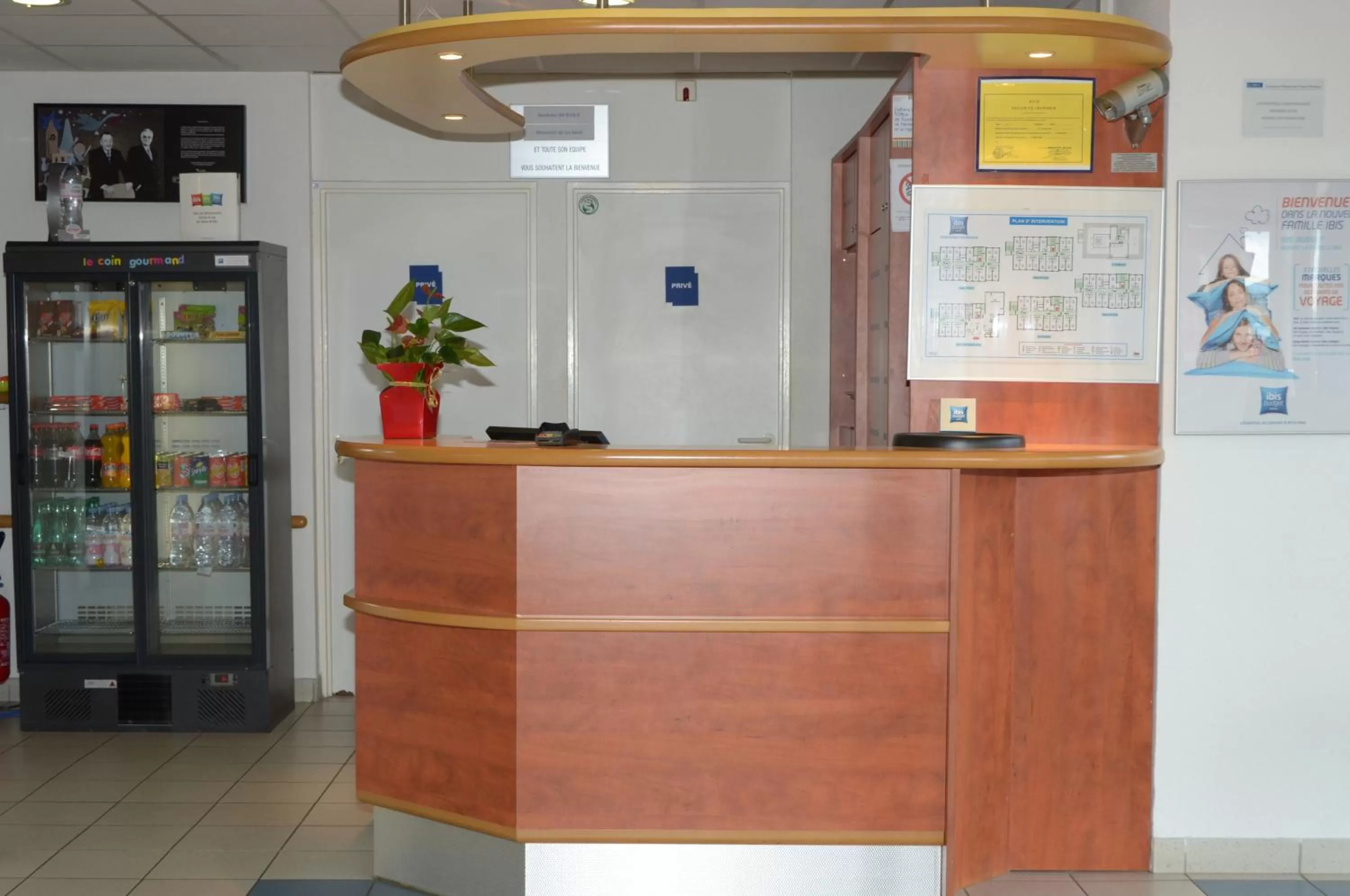 Lobby or reception in ibis budget Nevers Varennes Vauzelles