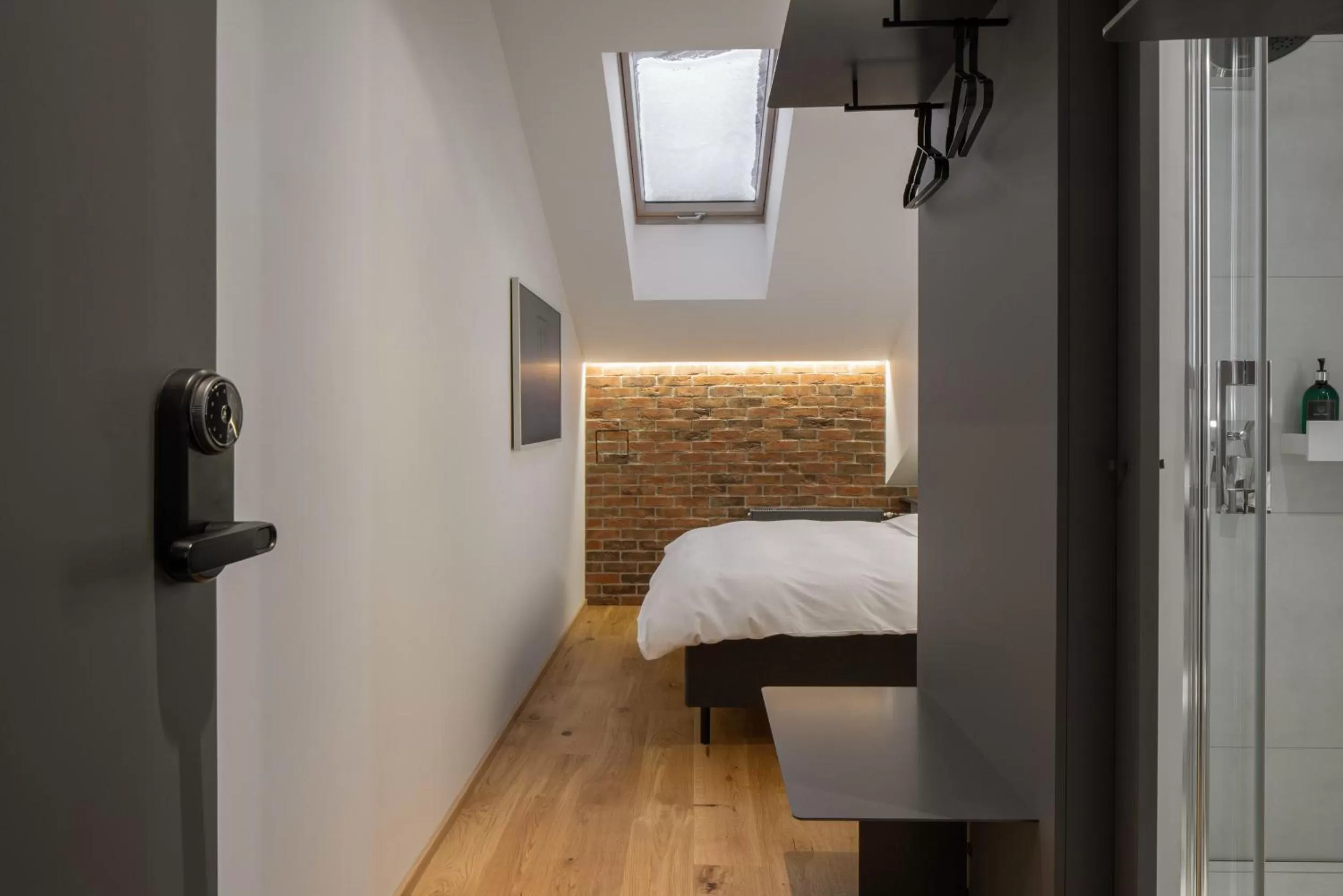 Photo of the whole room, Bed in Dunten Hotel