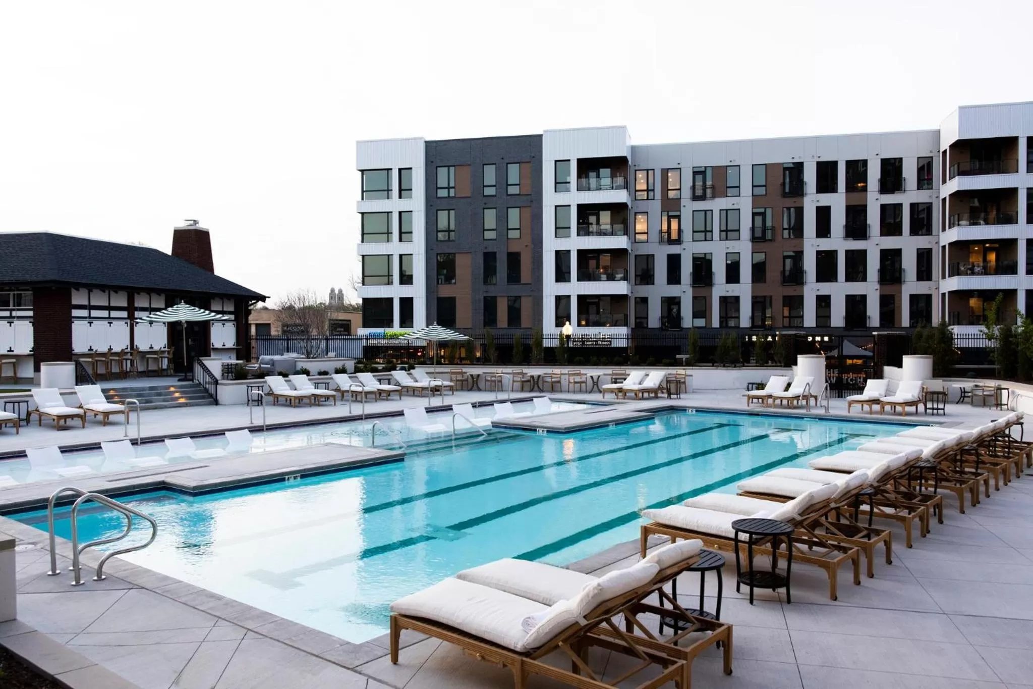 Swimming pool in Kimpton Cottonwood Hotel by IHG