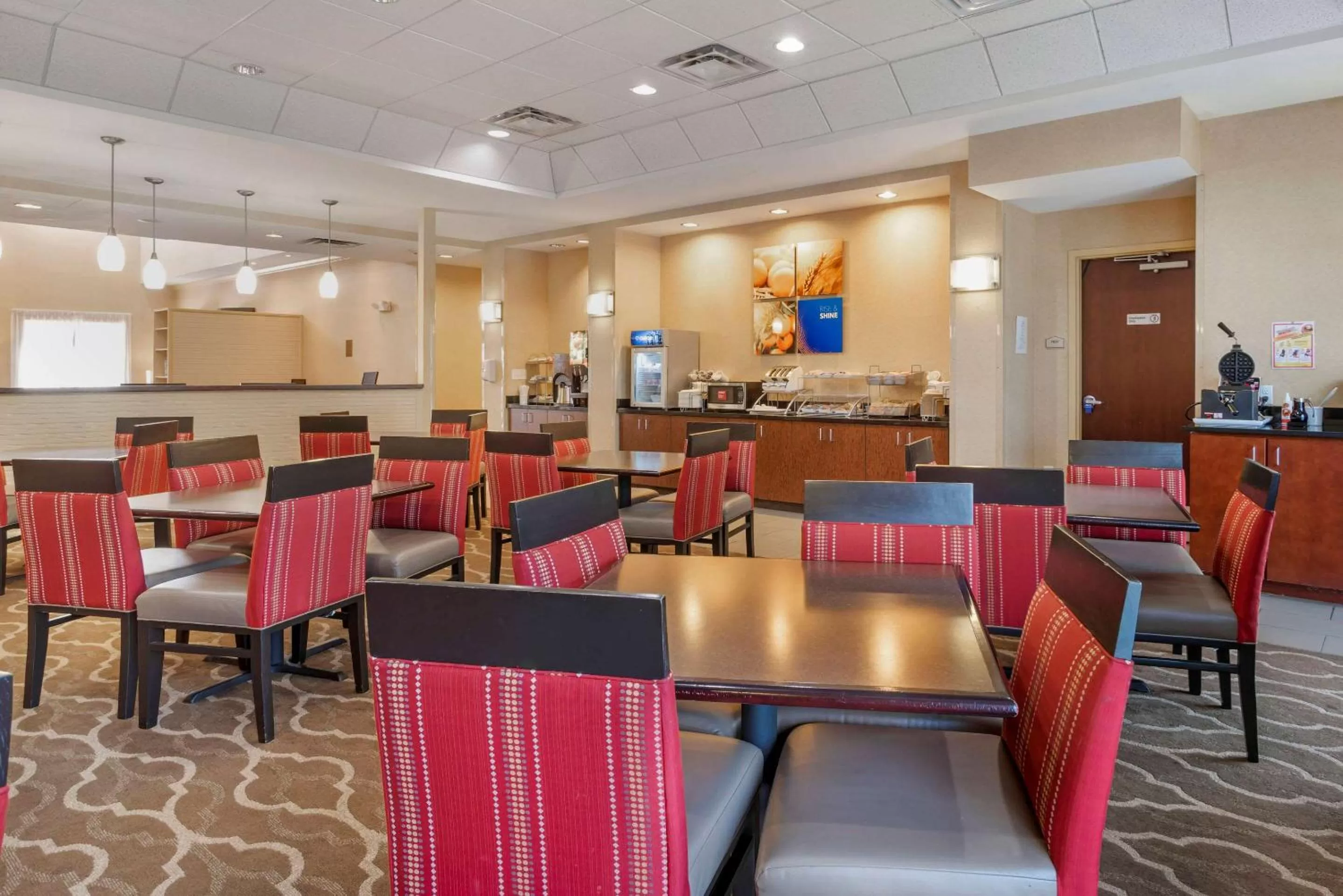 Restaurant/places to eat in Comfort Suites Fredericksburg North