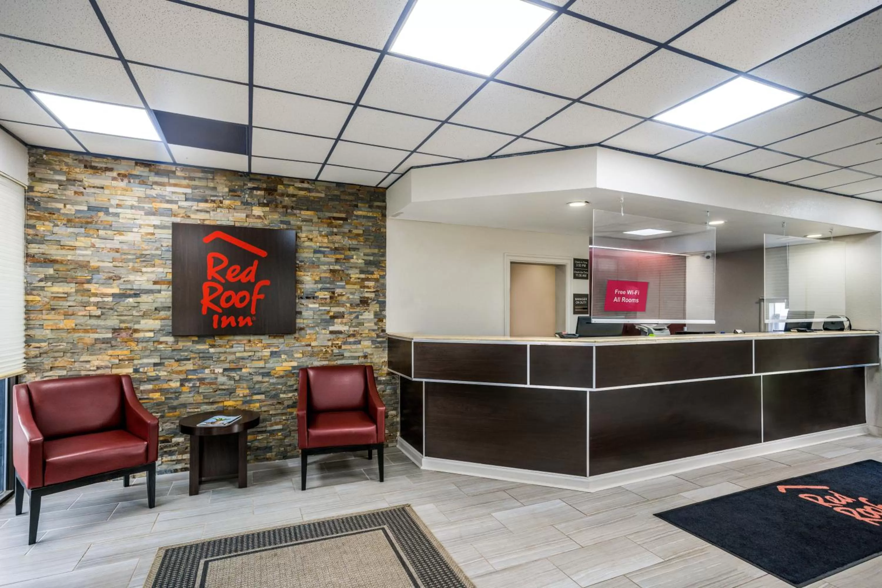 Lobby or reception in Red Roof Inn Savannah – Southside/Midtown