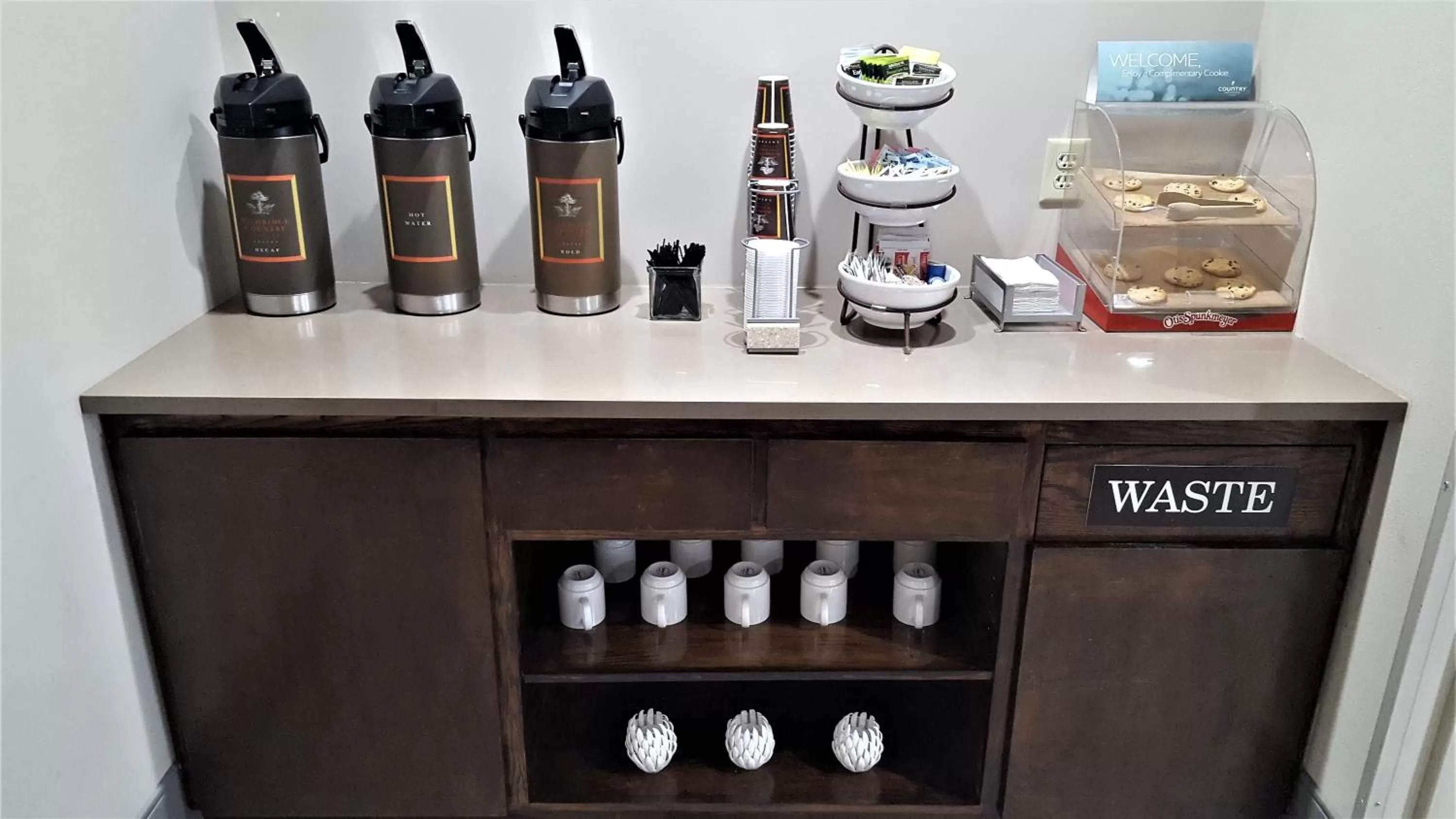 Coffee/tea facilities in Country Inn & Suites by Radisson, Bryant Little Rock , AR