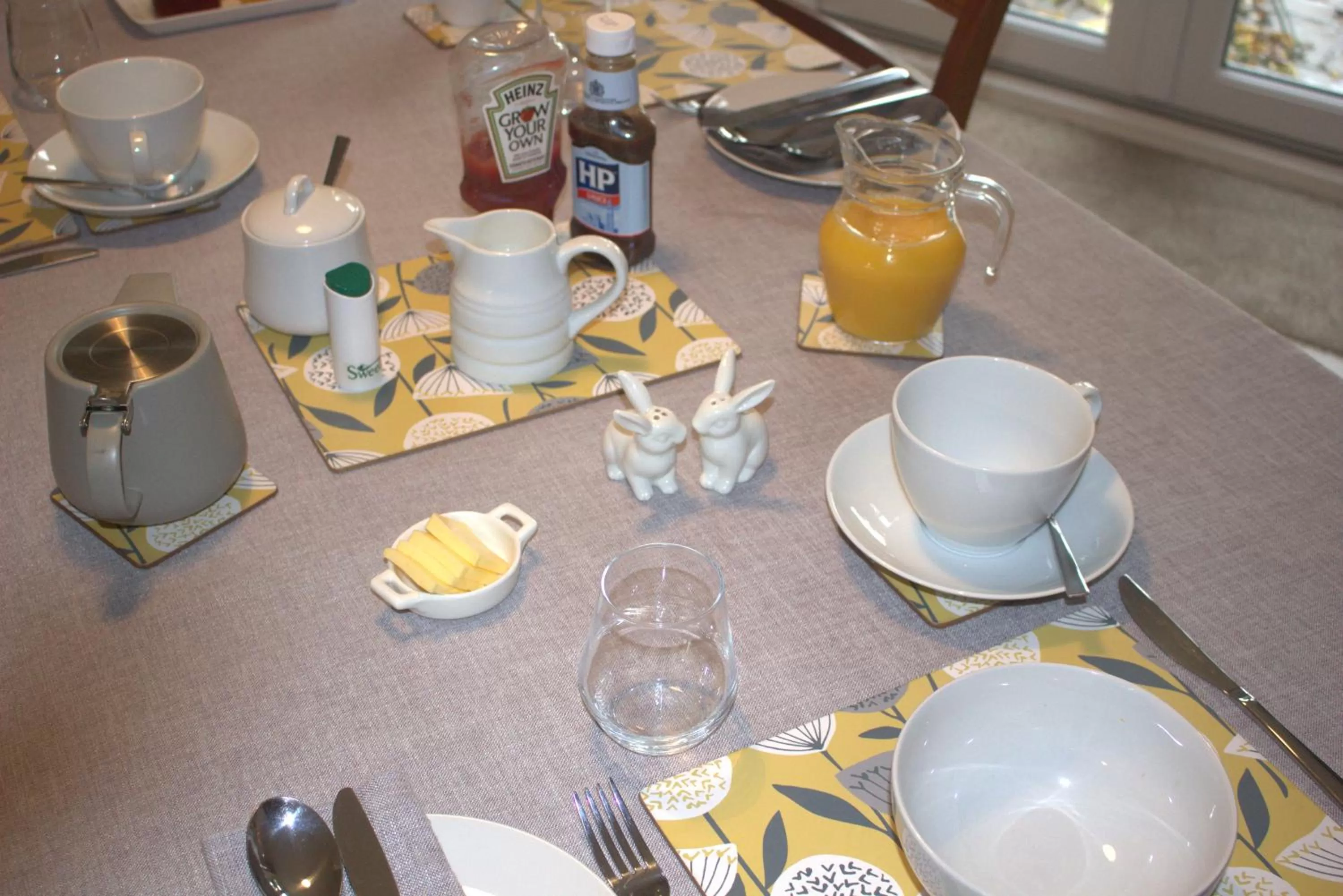 Food and drinks in Westwood Lodge B & B Boston