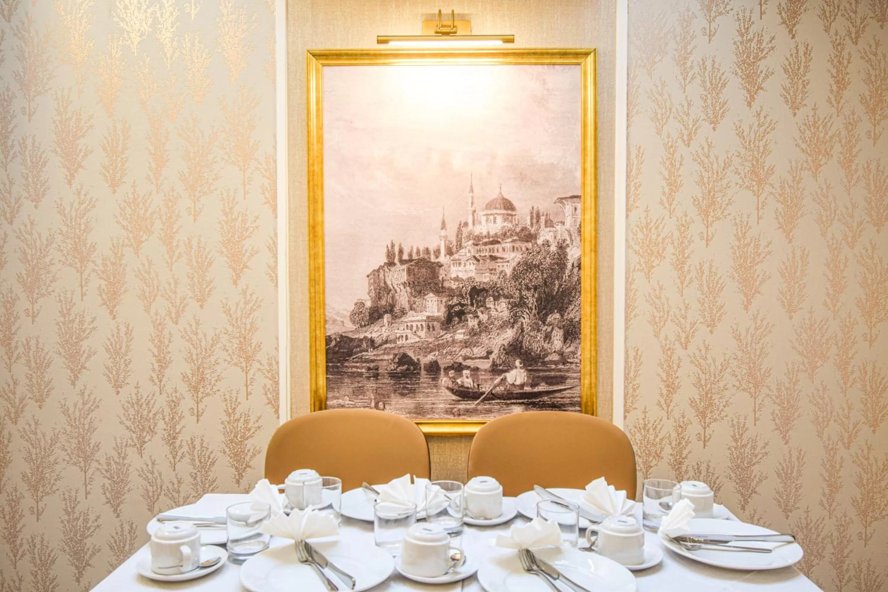 Pembridge Palace Hotel