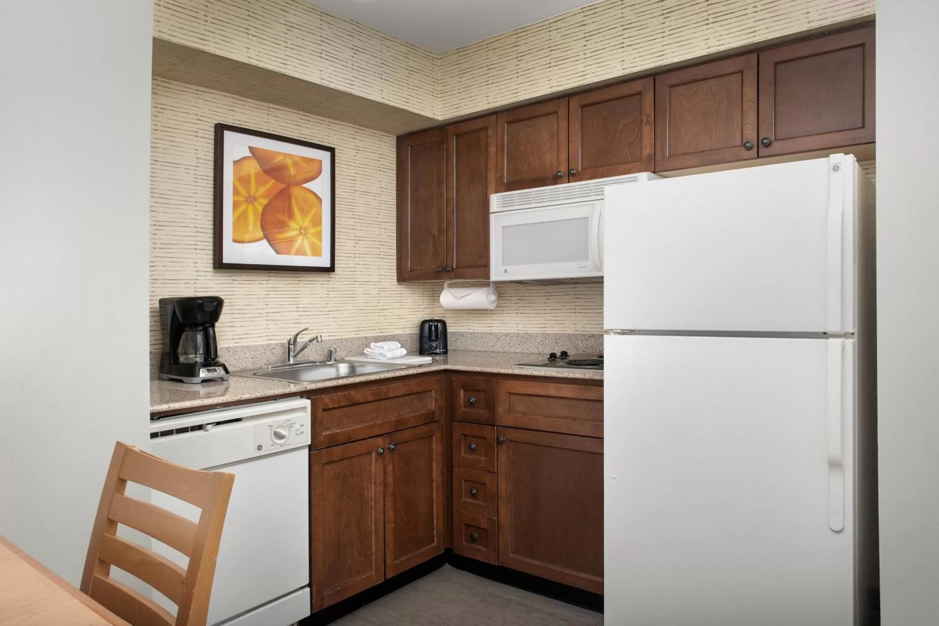 One-Bedroom Queen Suite in Residence Inn Chico
