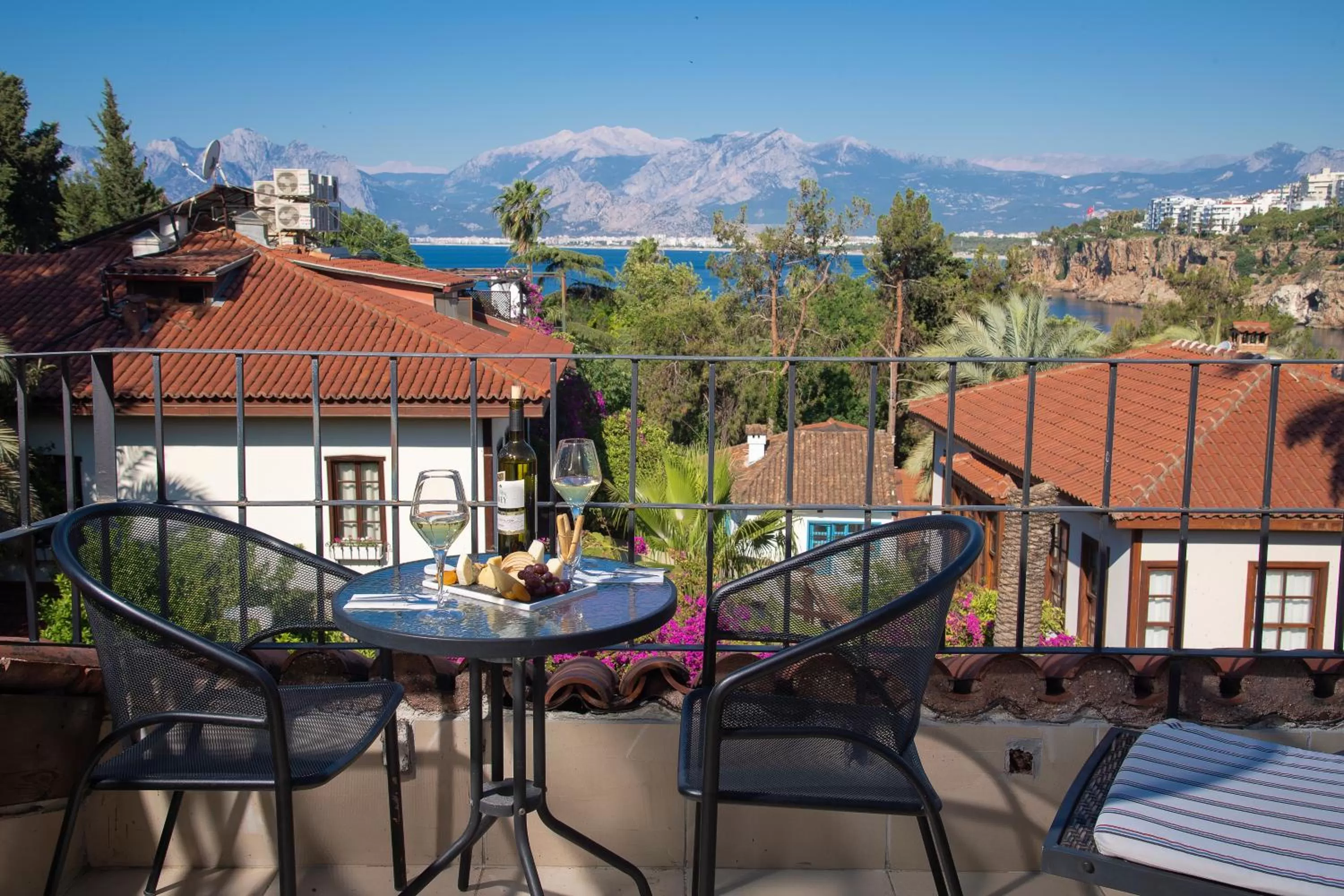 Spring in Dogan Hotel