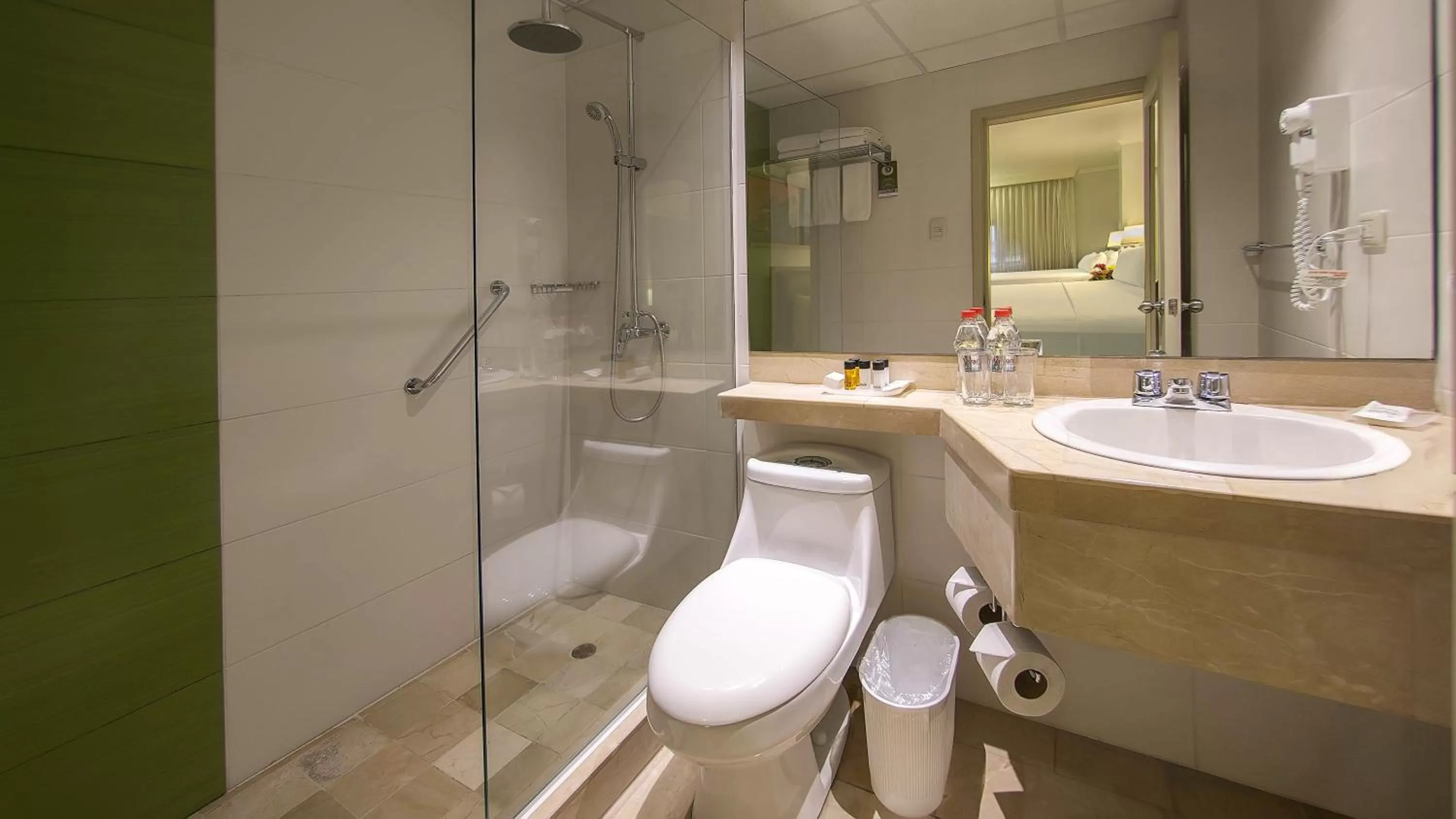 Bathroom in Grand Hotel Guayaquil, an Ascend Collection Hotel