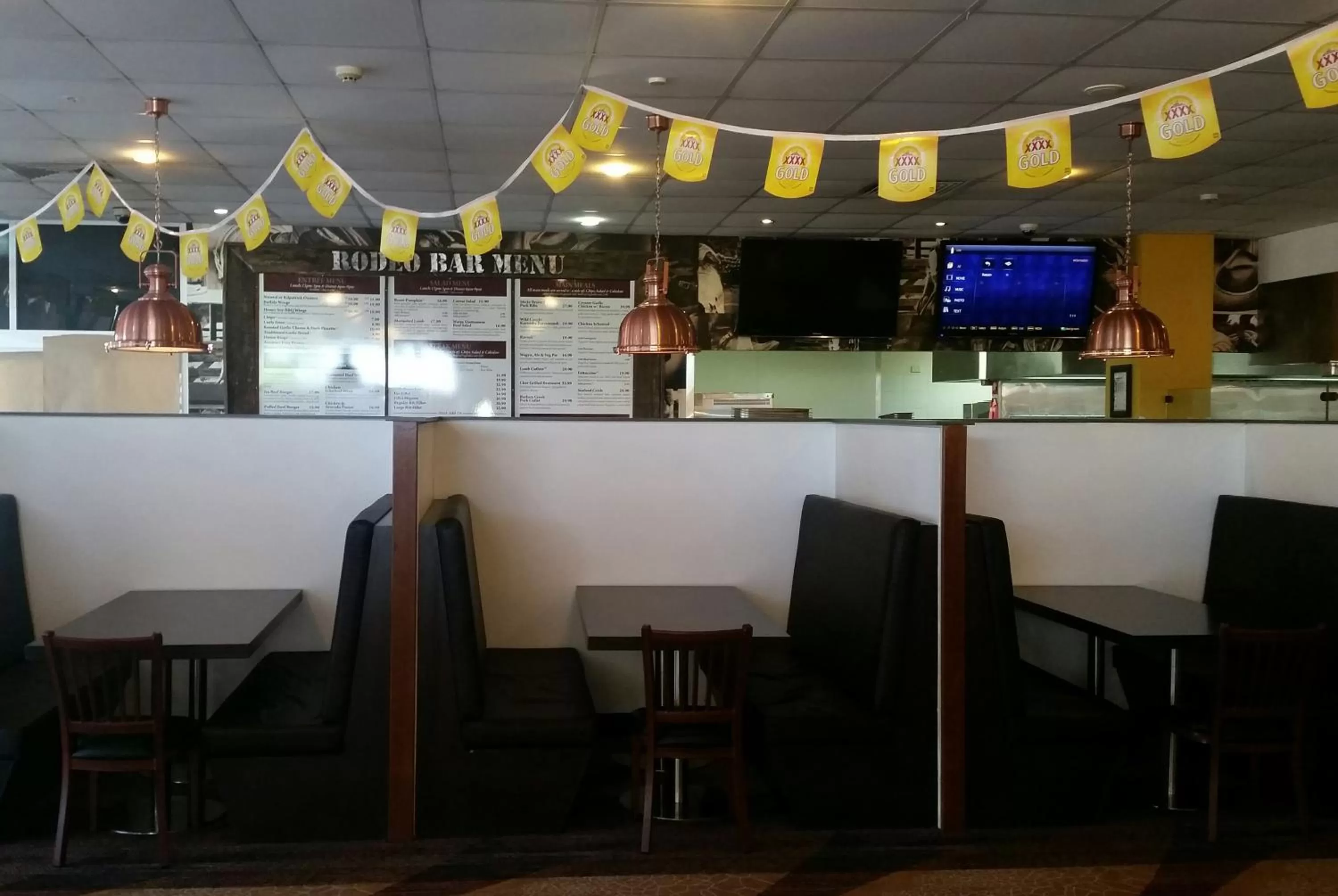 Restaurant/places to eat in Isa Hotel