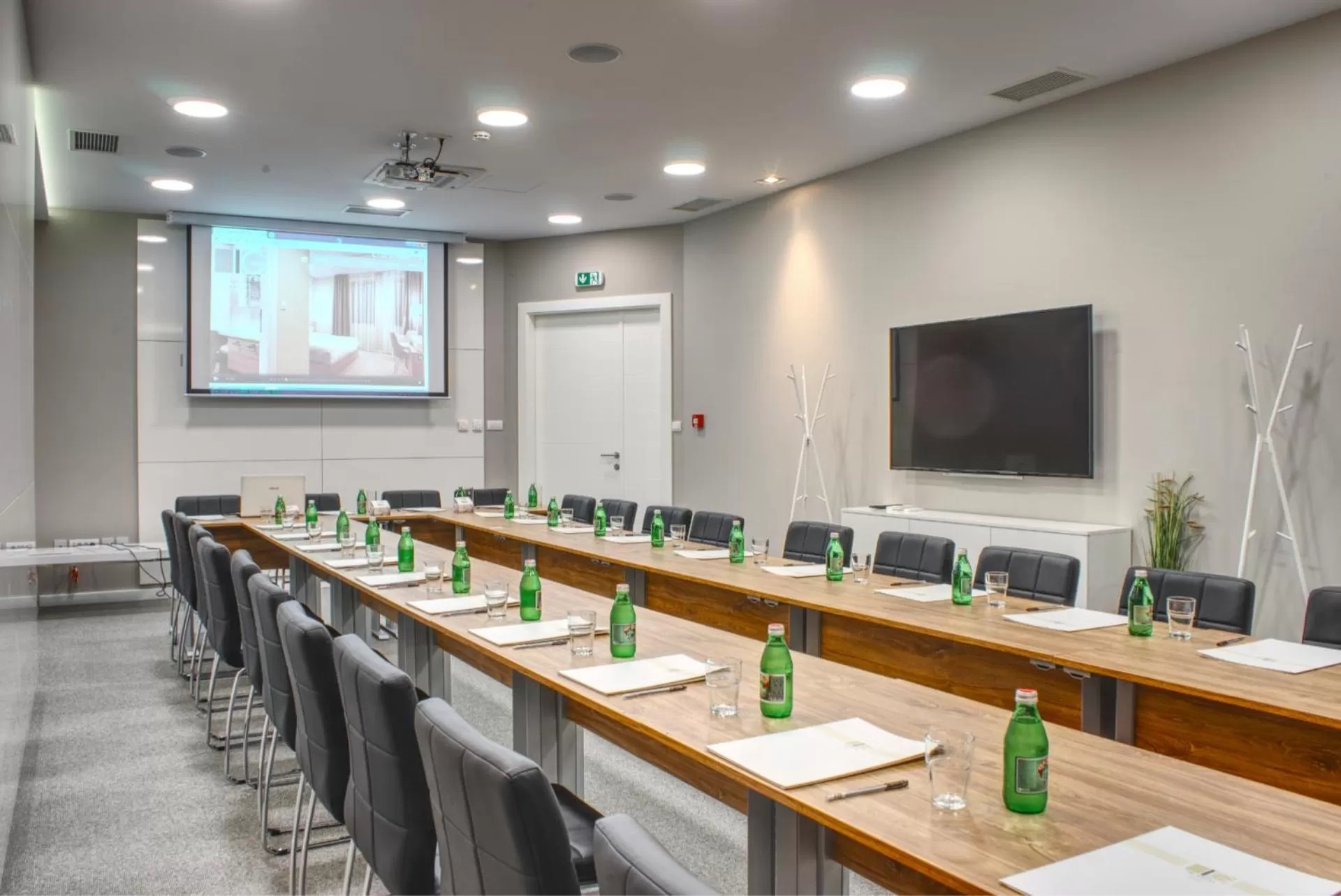 Meeting/conference room in IG Hotel