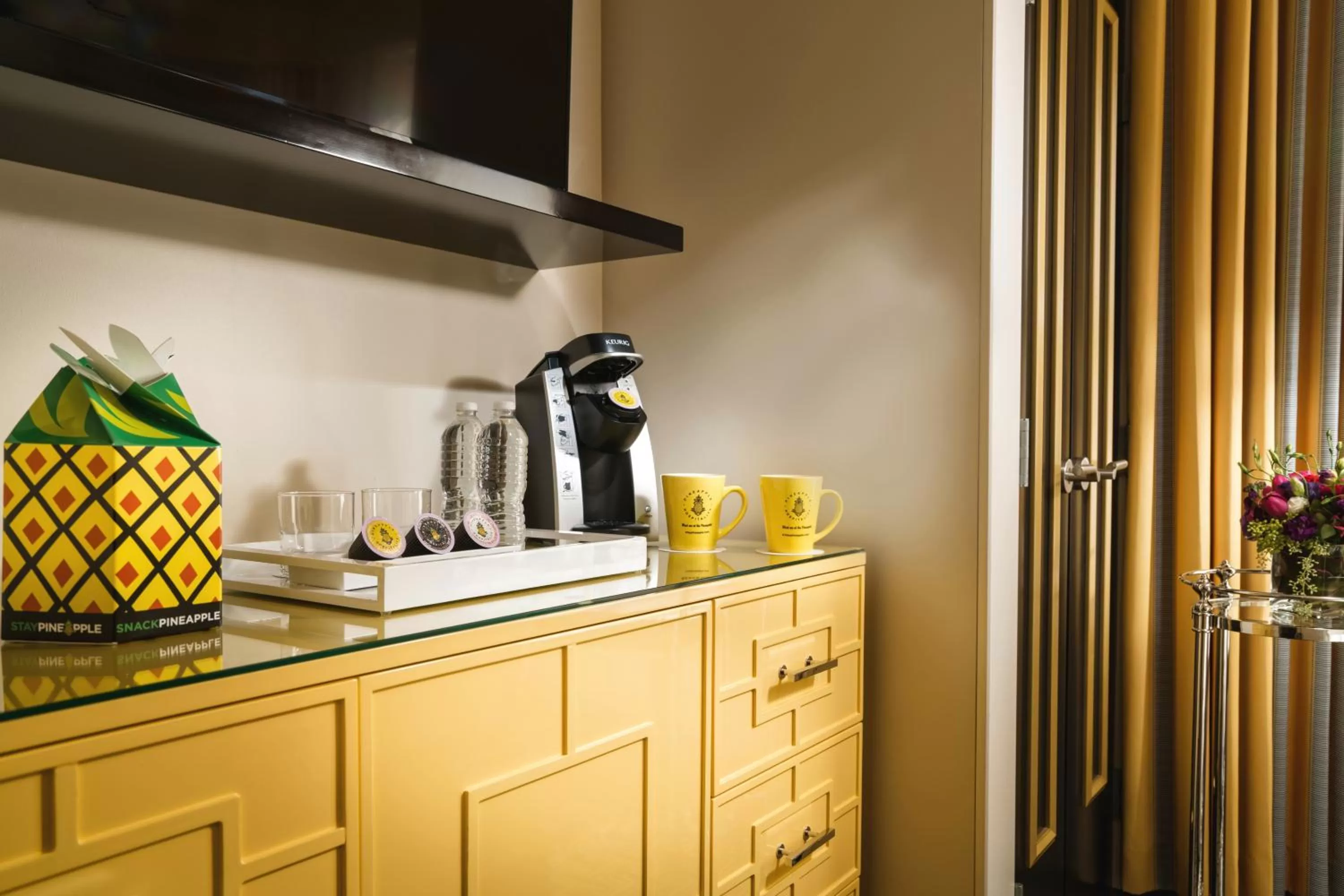 Coffee/tea facilities in Staypineapple, An Elegant Hotel, Union Square