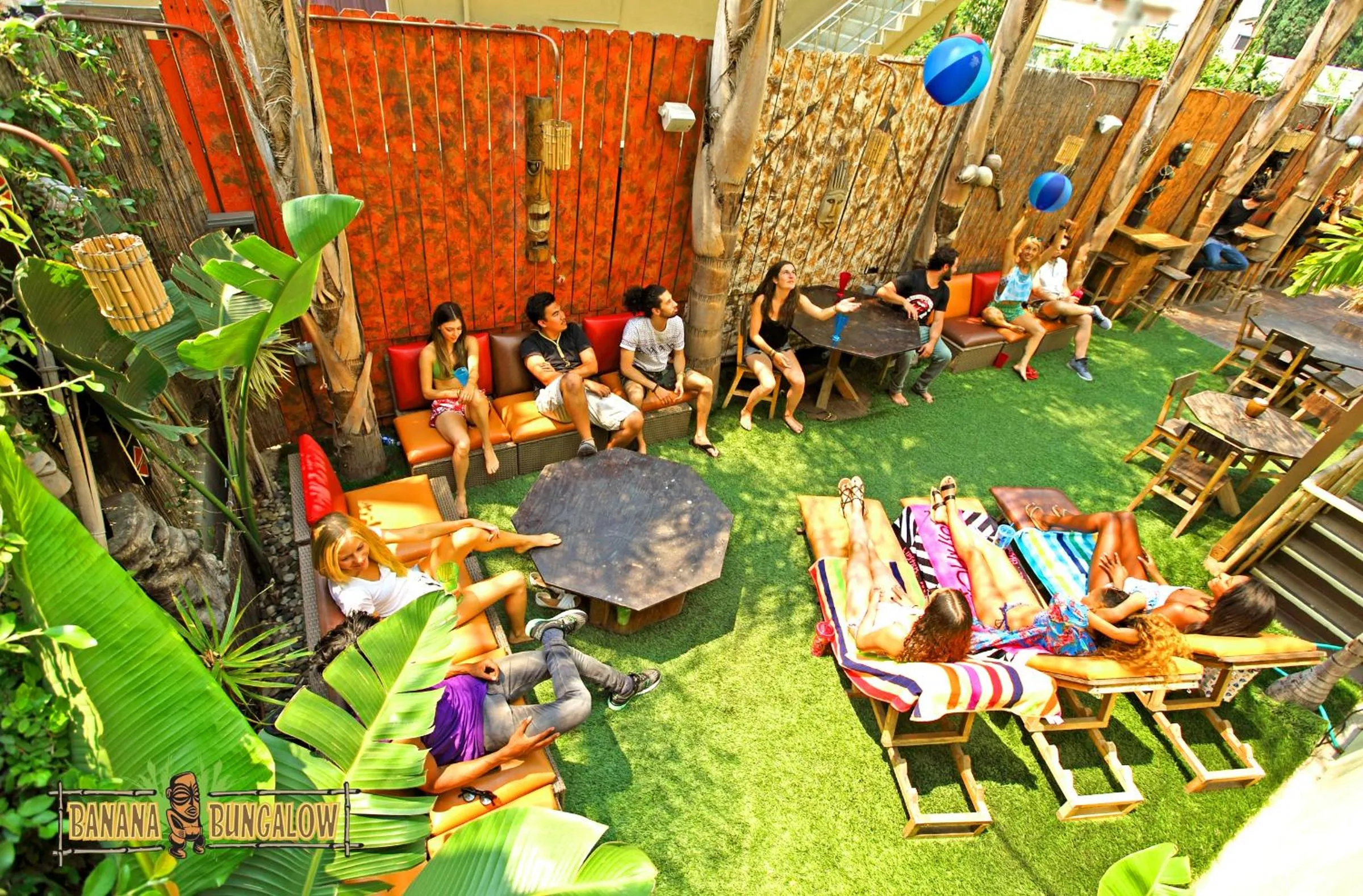 Spring in Banana Bungalow Hollywood Hotel & Hostel