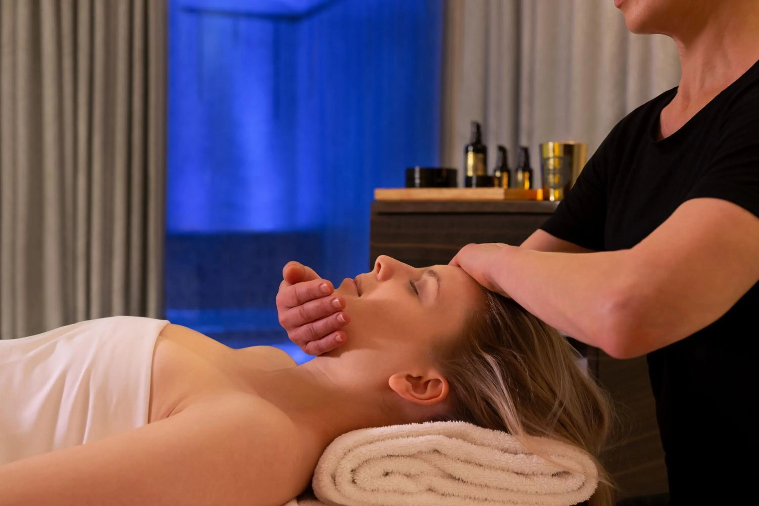 Spa and wellness centre/facilities in Prince de Galles, a Luxury Collection hotel, Paris