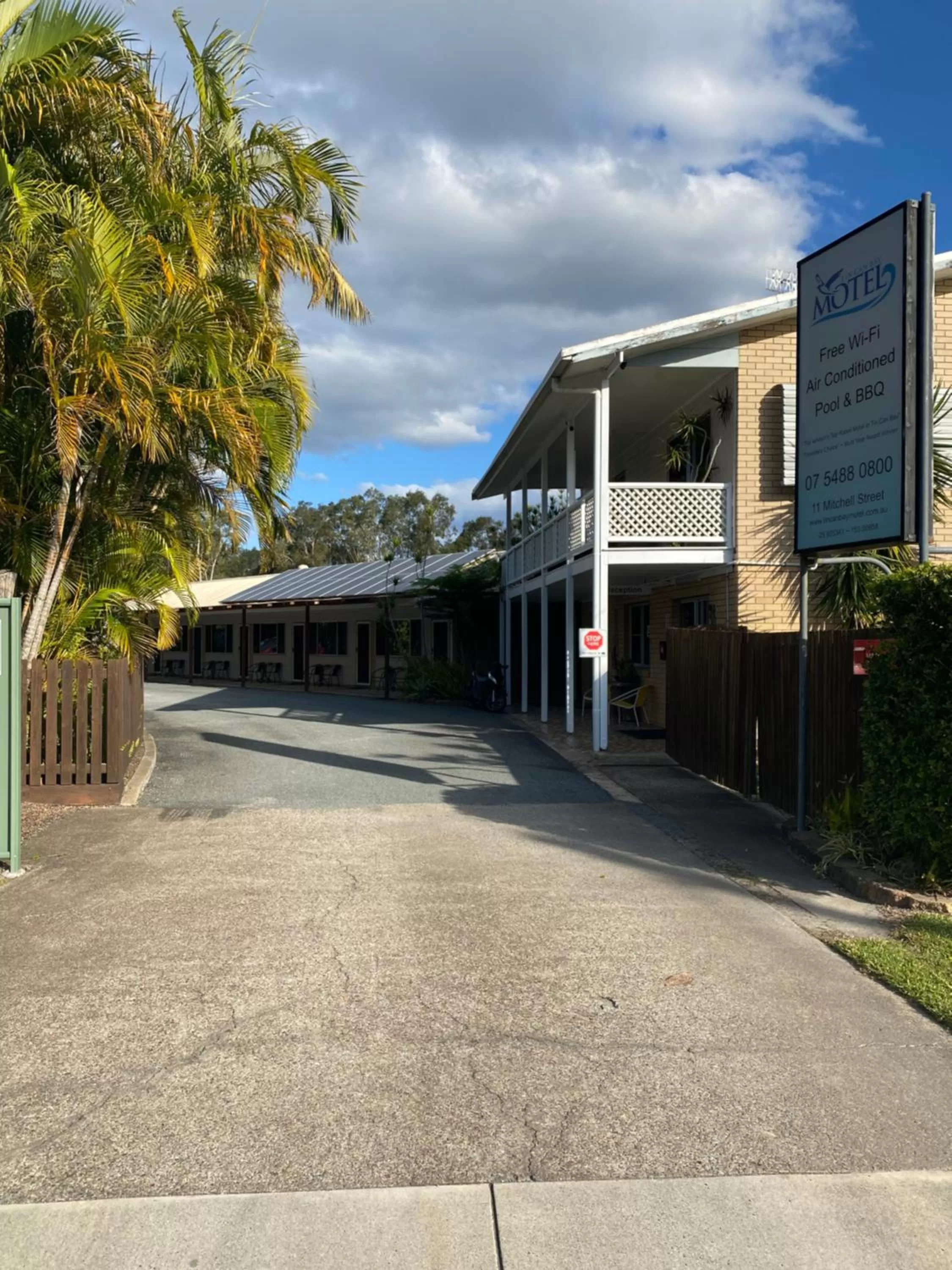 Facade/entrance in Tin Can Bay Motel