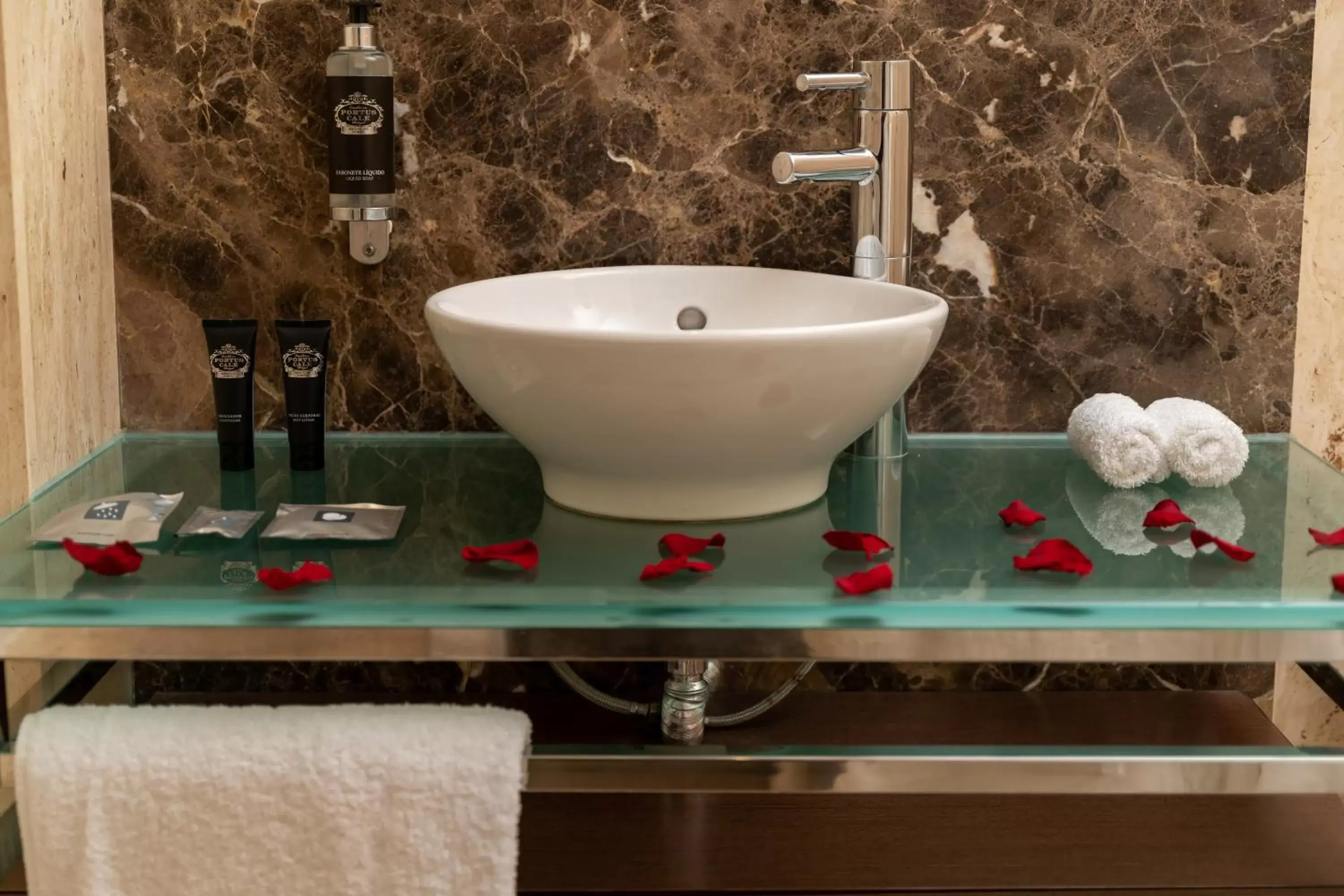 Romantic Luxury Suite in Monte Santo Resort Romantic Luxury Suite in Monte Santo Resort