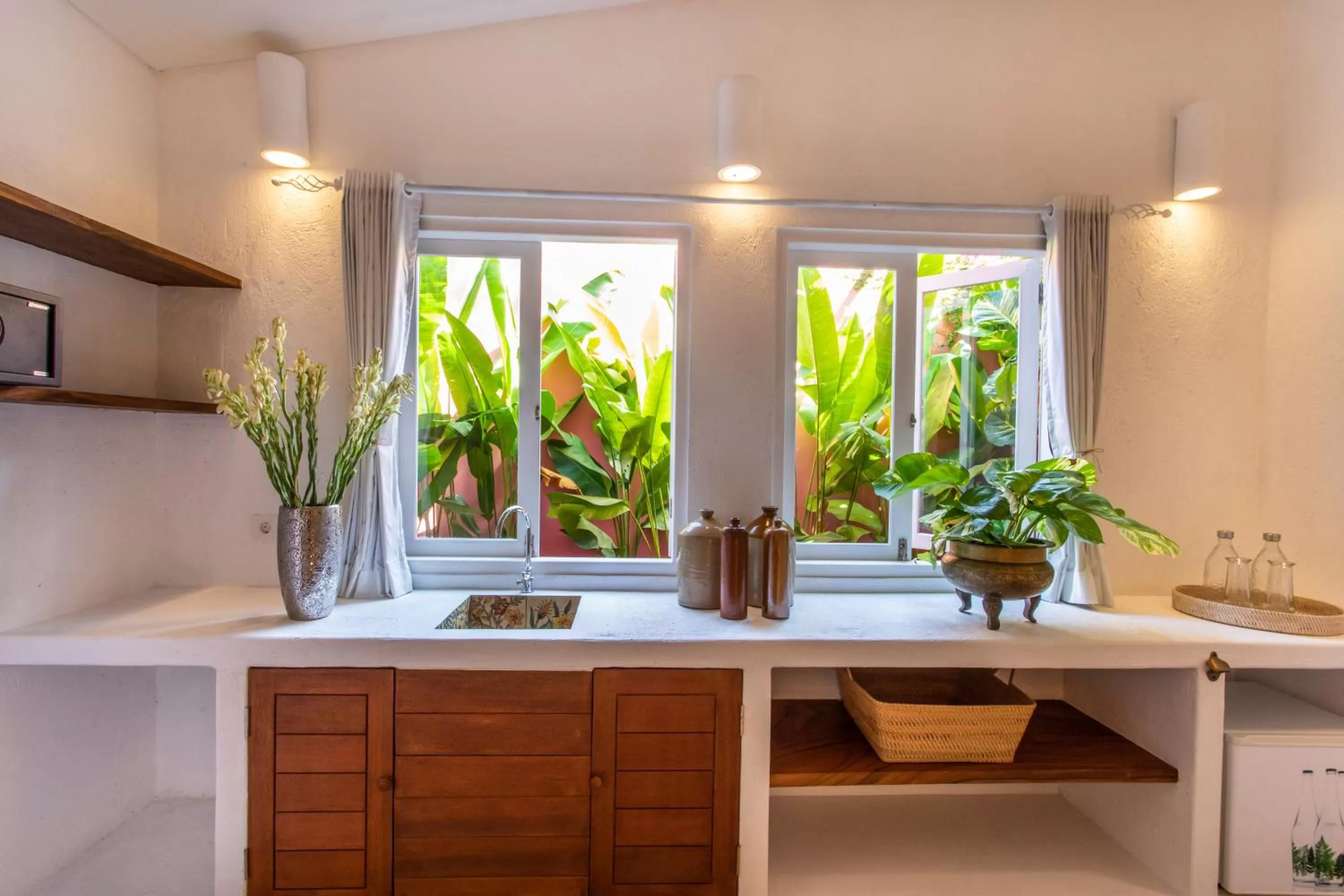 Communal lounge/ TV room in PinkPrivate Sanur - for Cool Adults Only