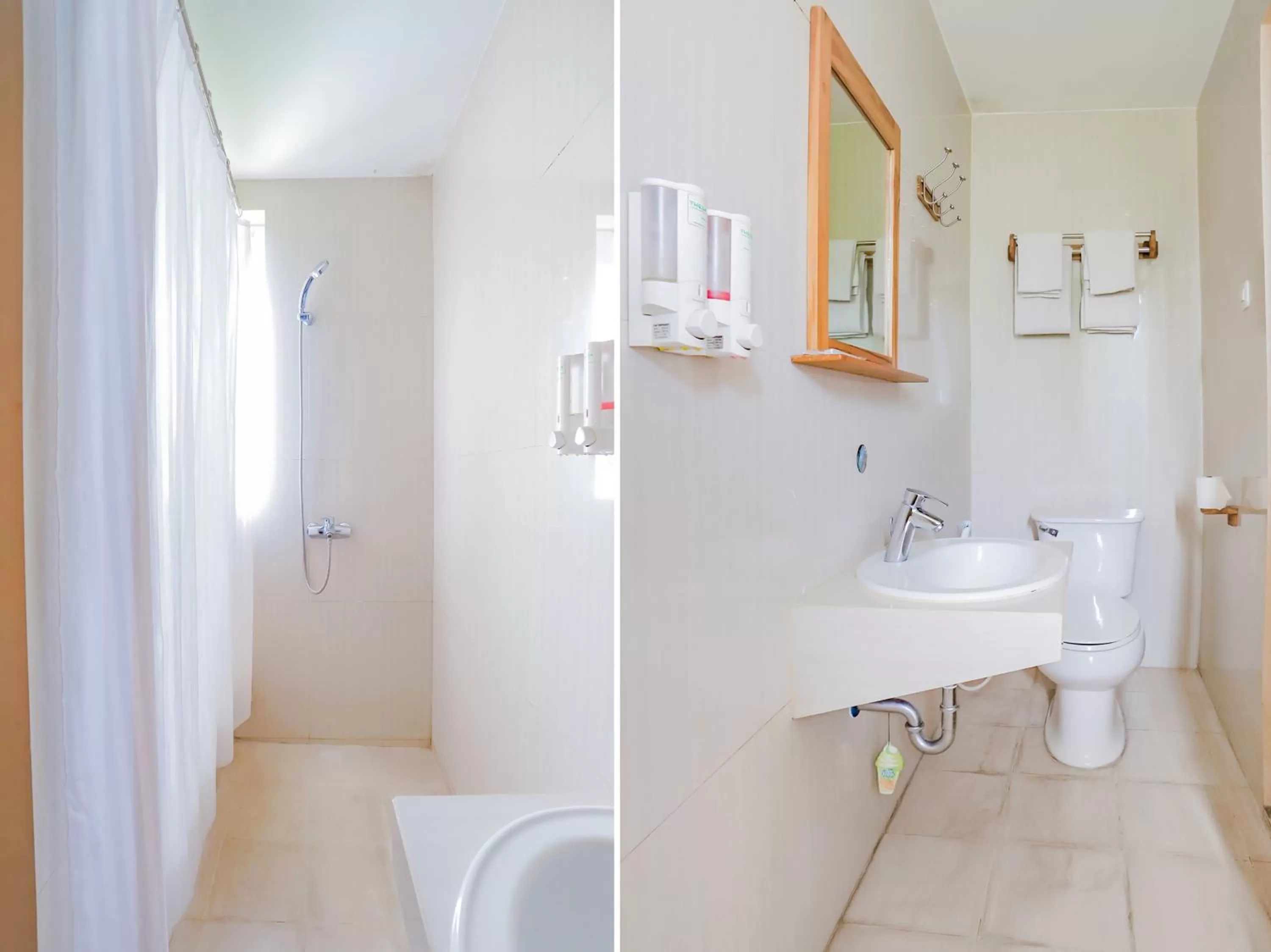 Bathroom in SUPER OYO 90319 Angler Guest House Malang