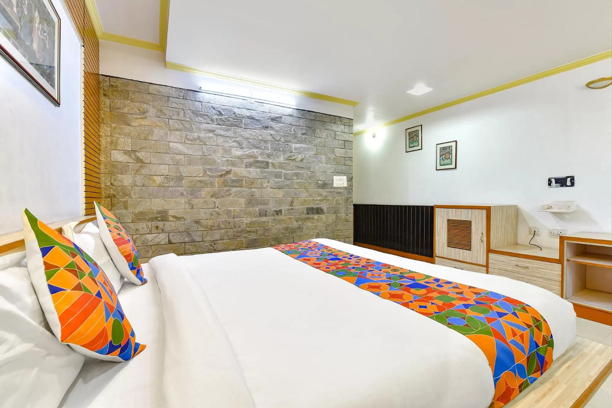 Bed in FabHotel Fly View