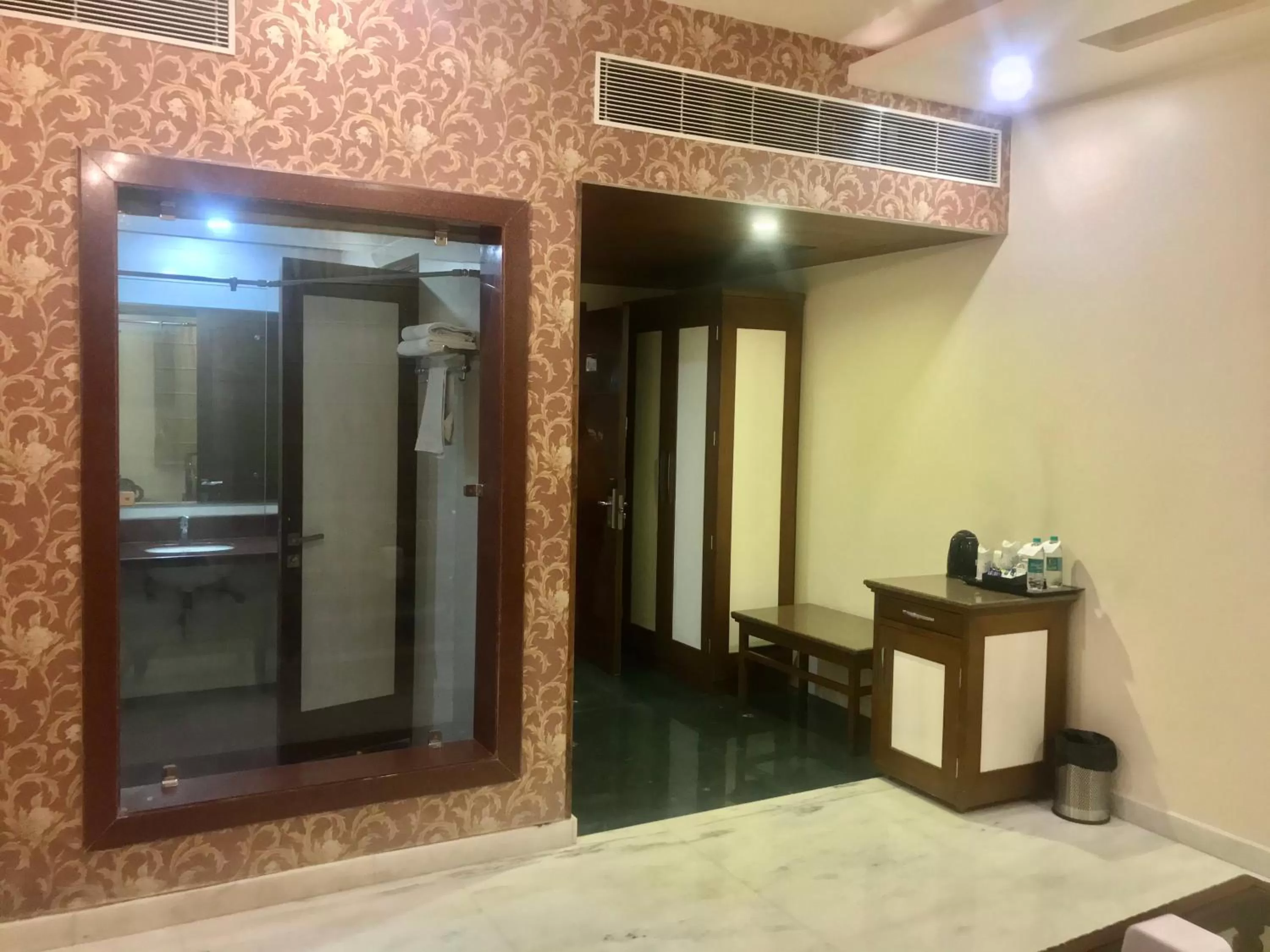 Bedroom in Hotel Leela Grande