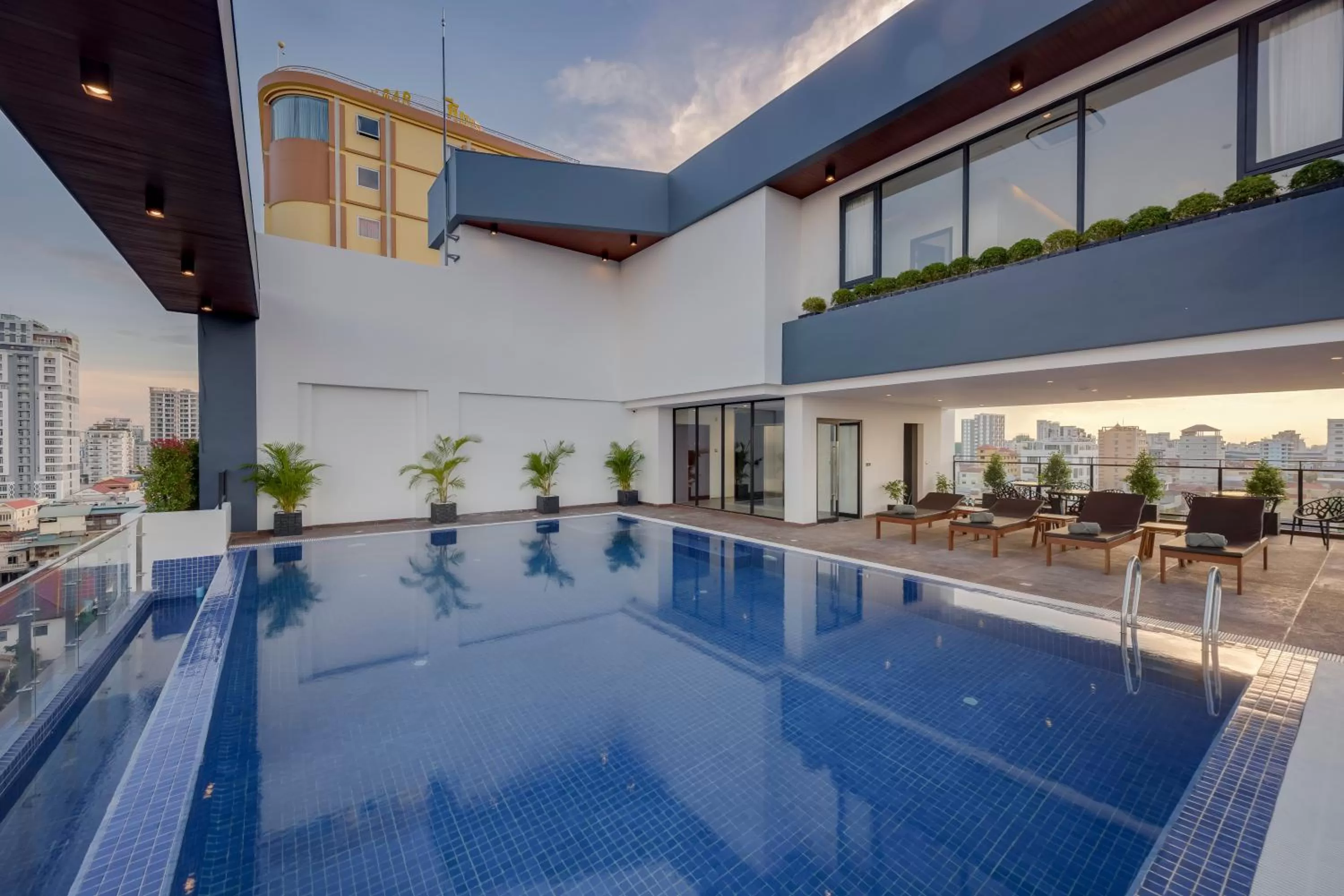 Swimming pool in Residence 105 Hotel and Apartment