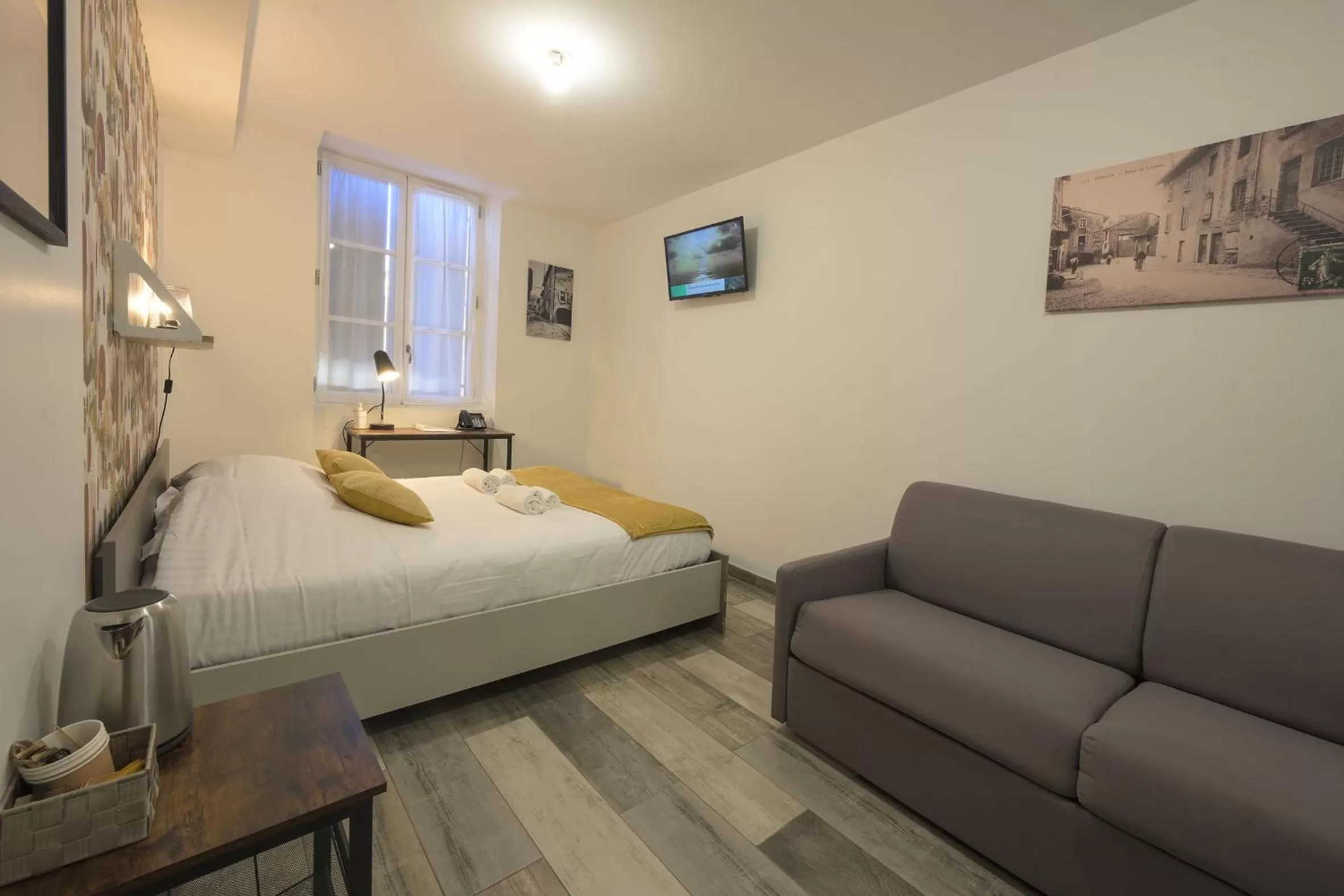 Bed in Hotel De La Croisée