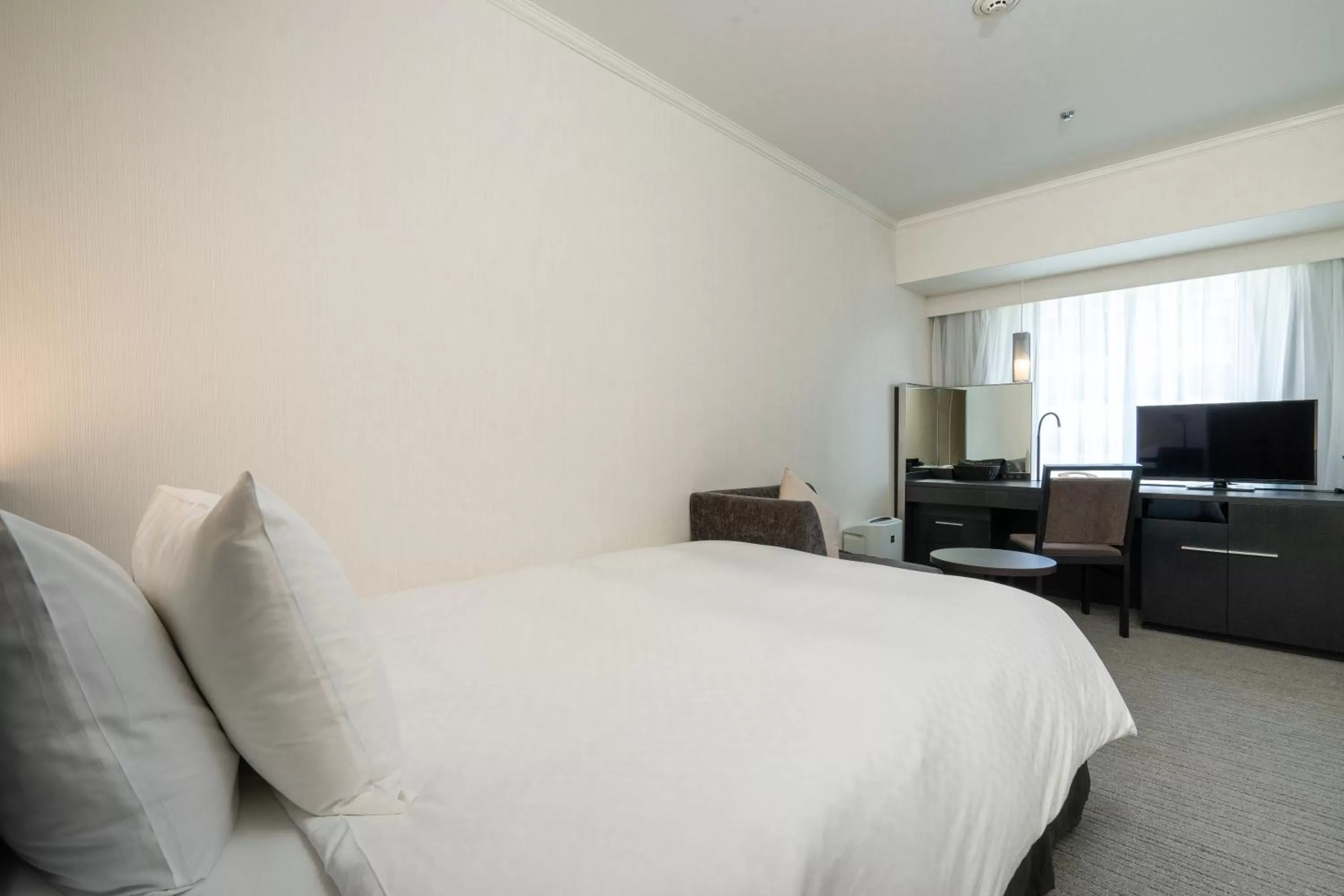 Day, Bed in Hotel Nikko Osaka