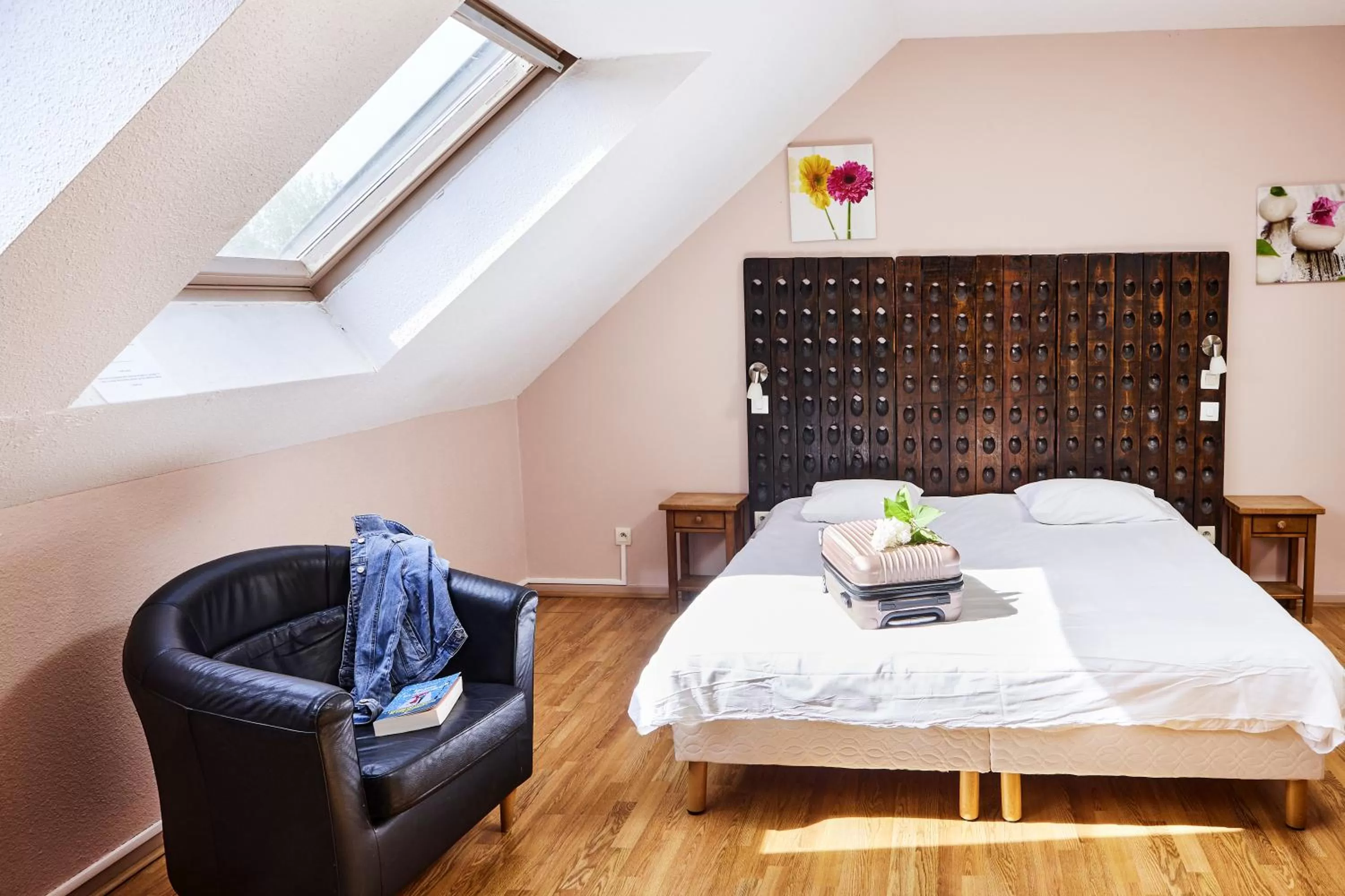 Bed in Logis Bagatelle - 51530 Dizy