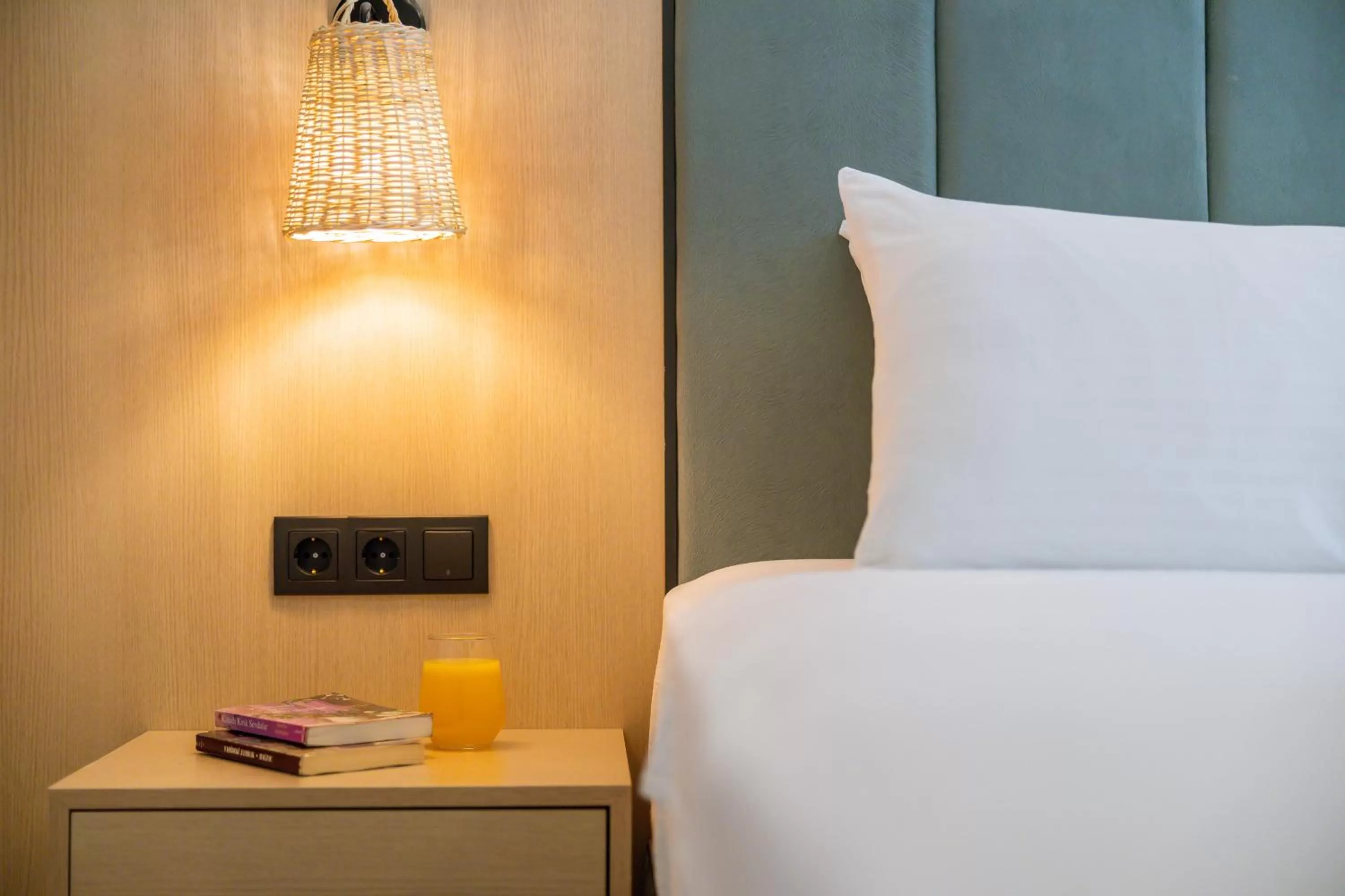 Double Room with Garden View - single occupancy in Sole Vista Homes