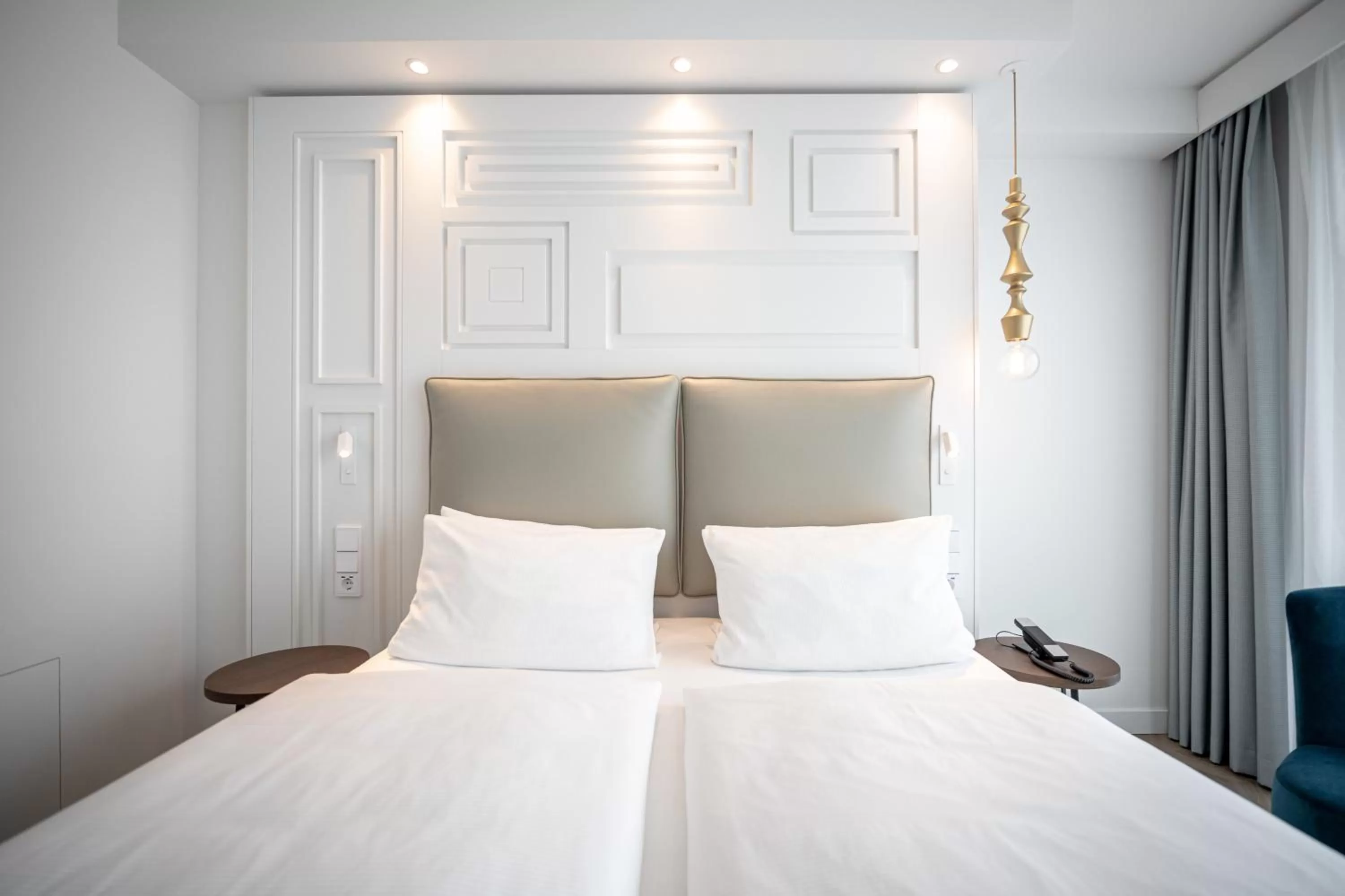 Bed in Hotel Indigo Dresden - Wettiner Platz by IHG