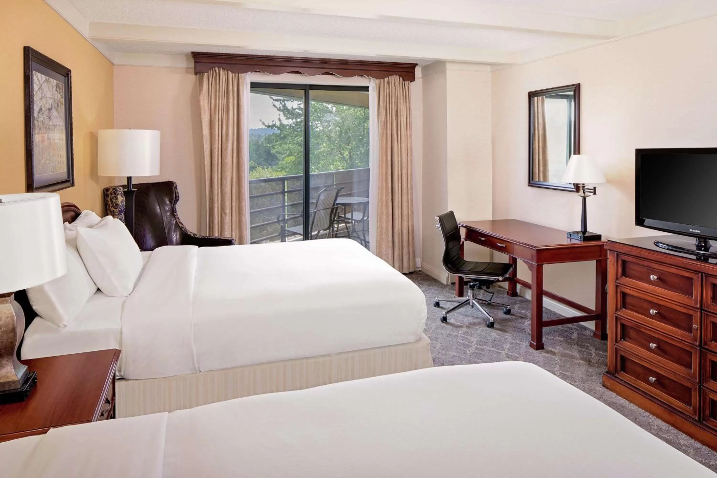 Queen Room with Balcony in The Desmond Hotel Malvern, a DoubleTree by Hilton