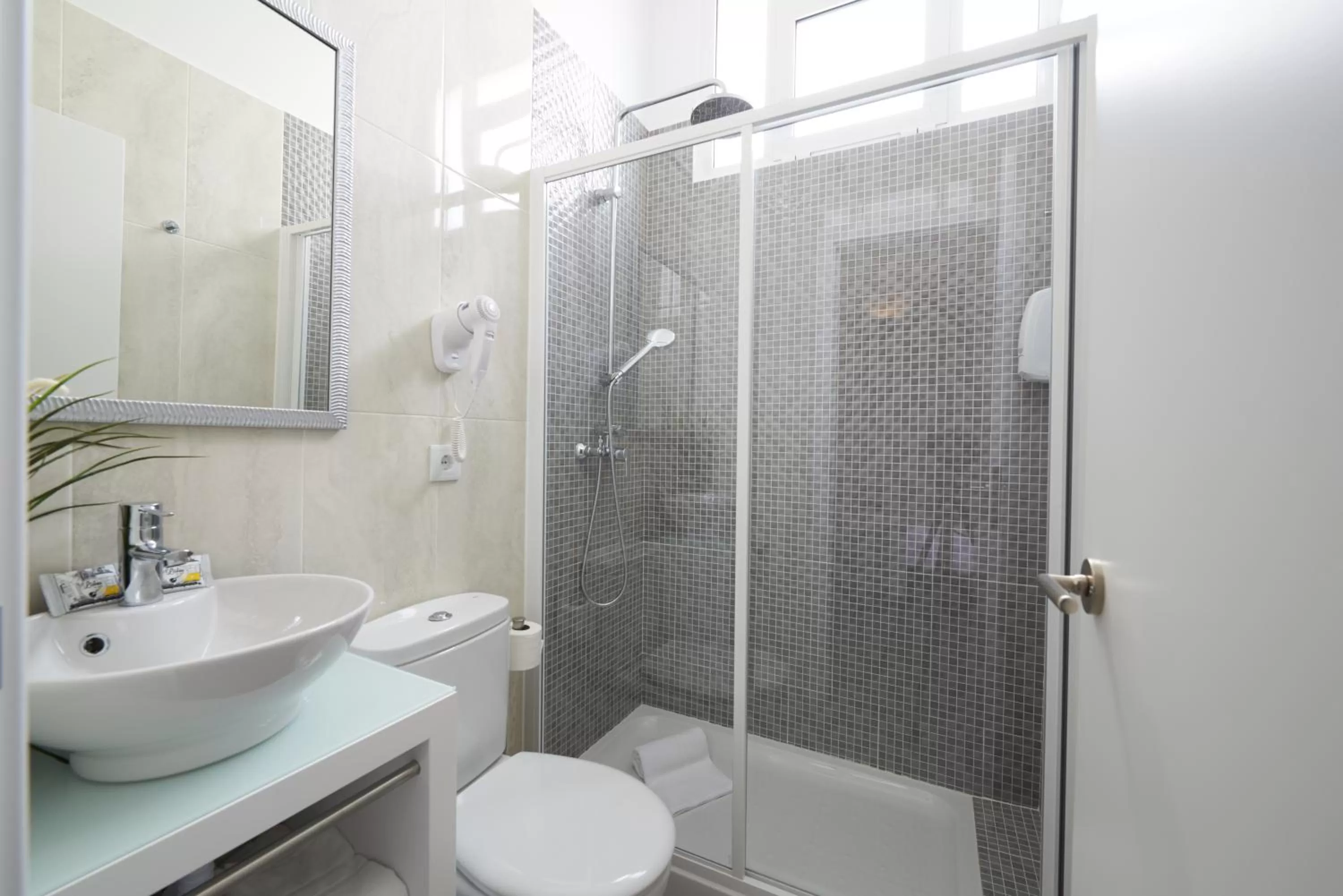 Bathroom in Silk Lisbon