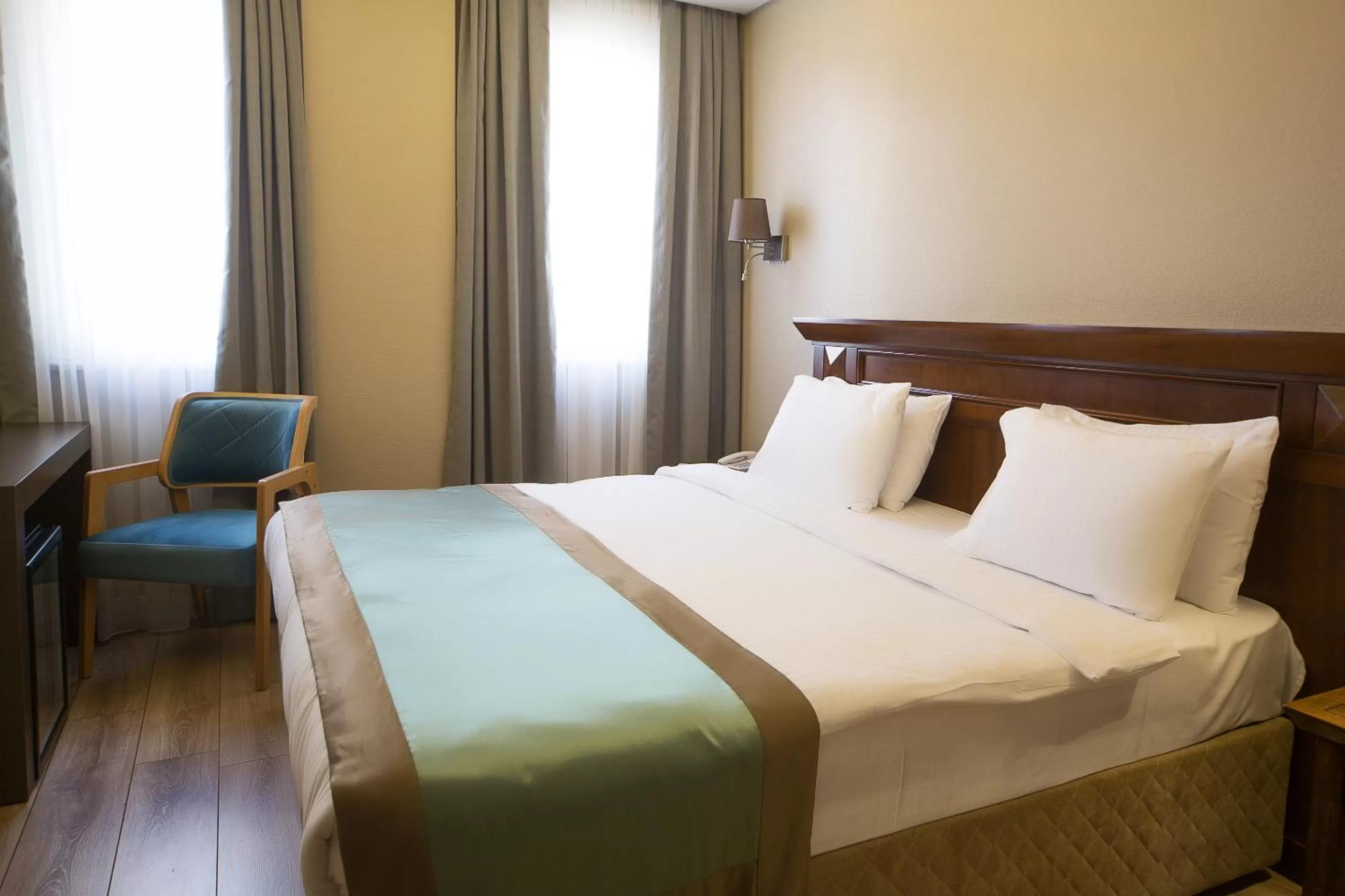 Bedroom, Bed in Semsan Hotel